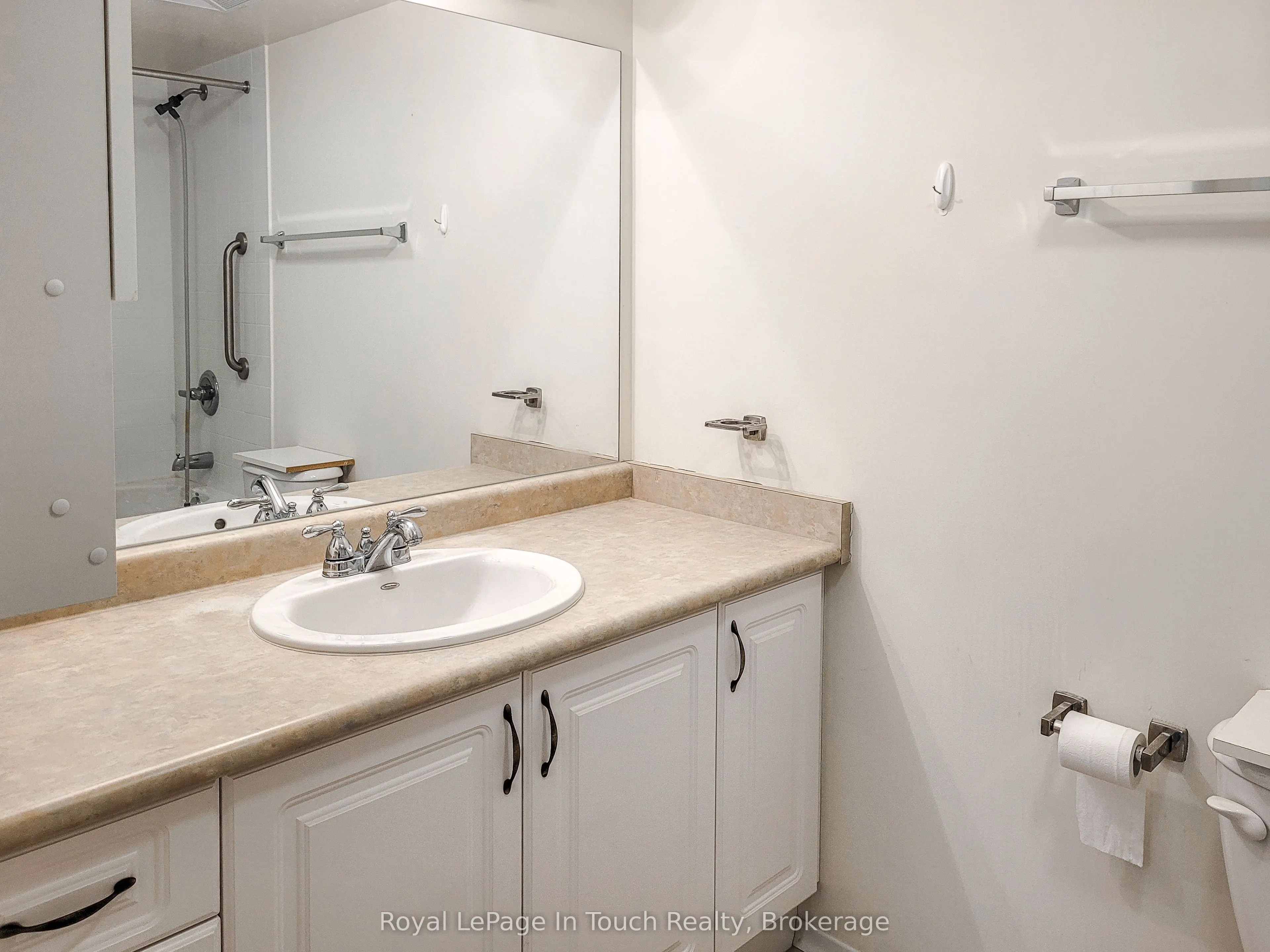 333 LAFONTAINE Road W, #102
