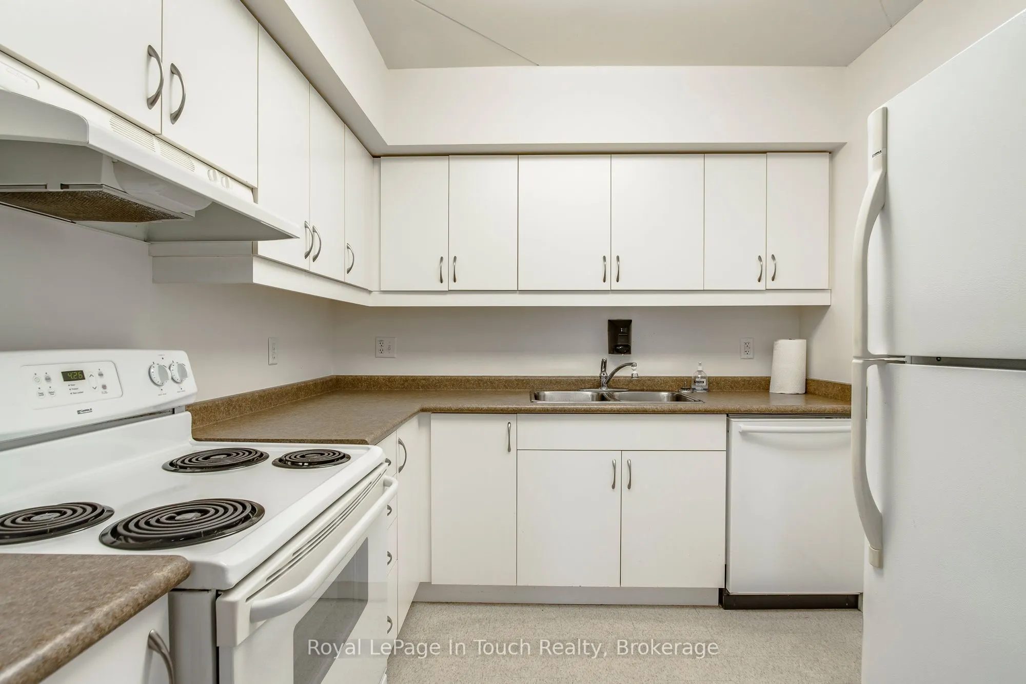333 LAFONTAINE Road W, #102