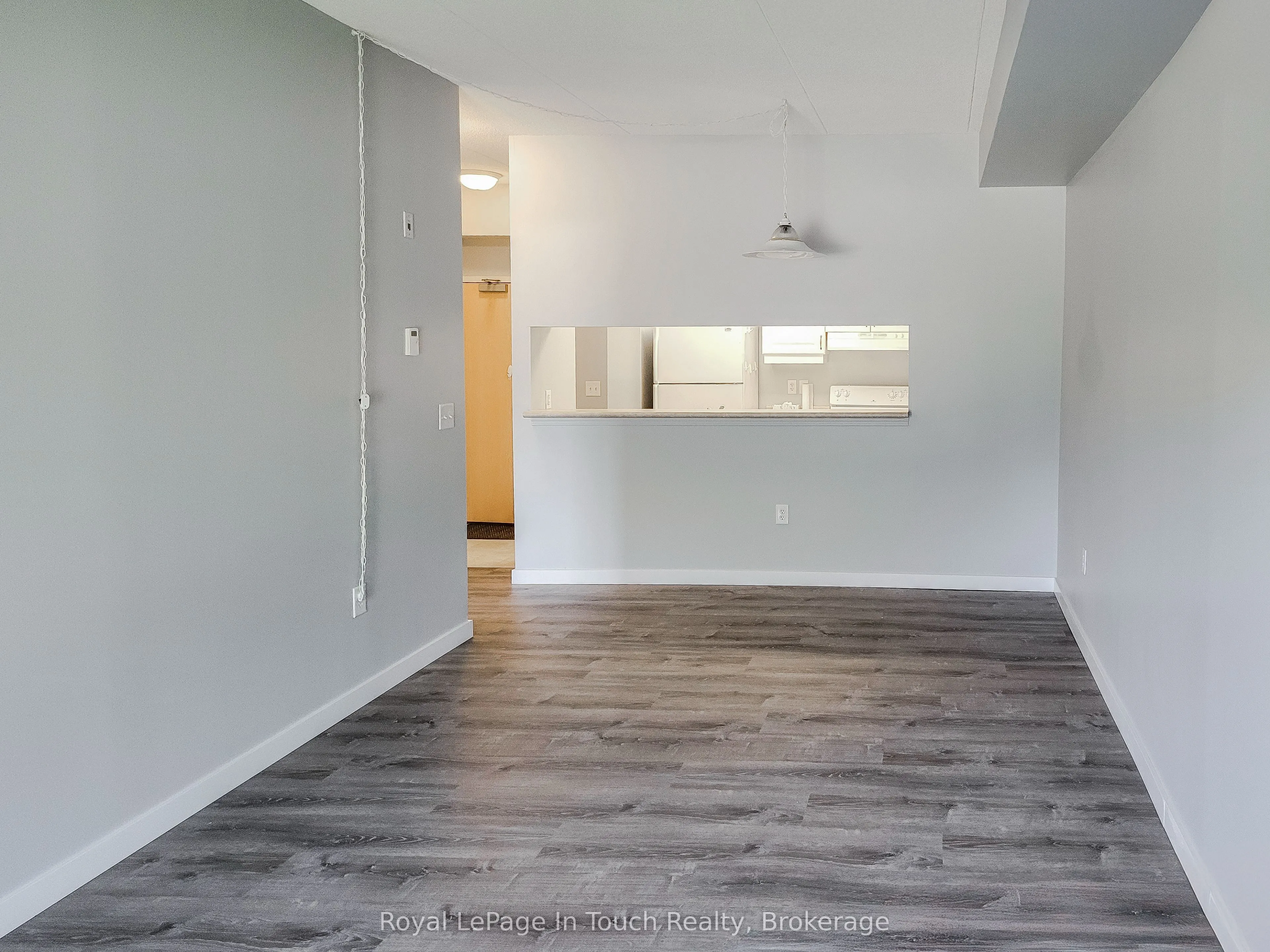 333 LAFONTAINE Road W, #102