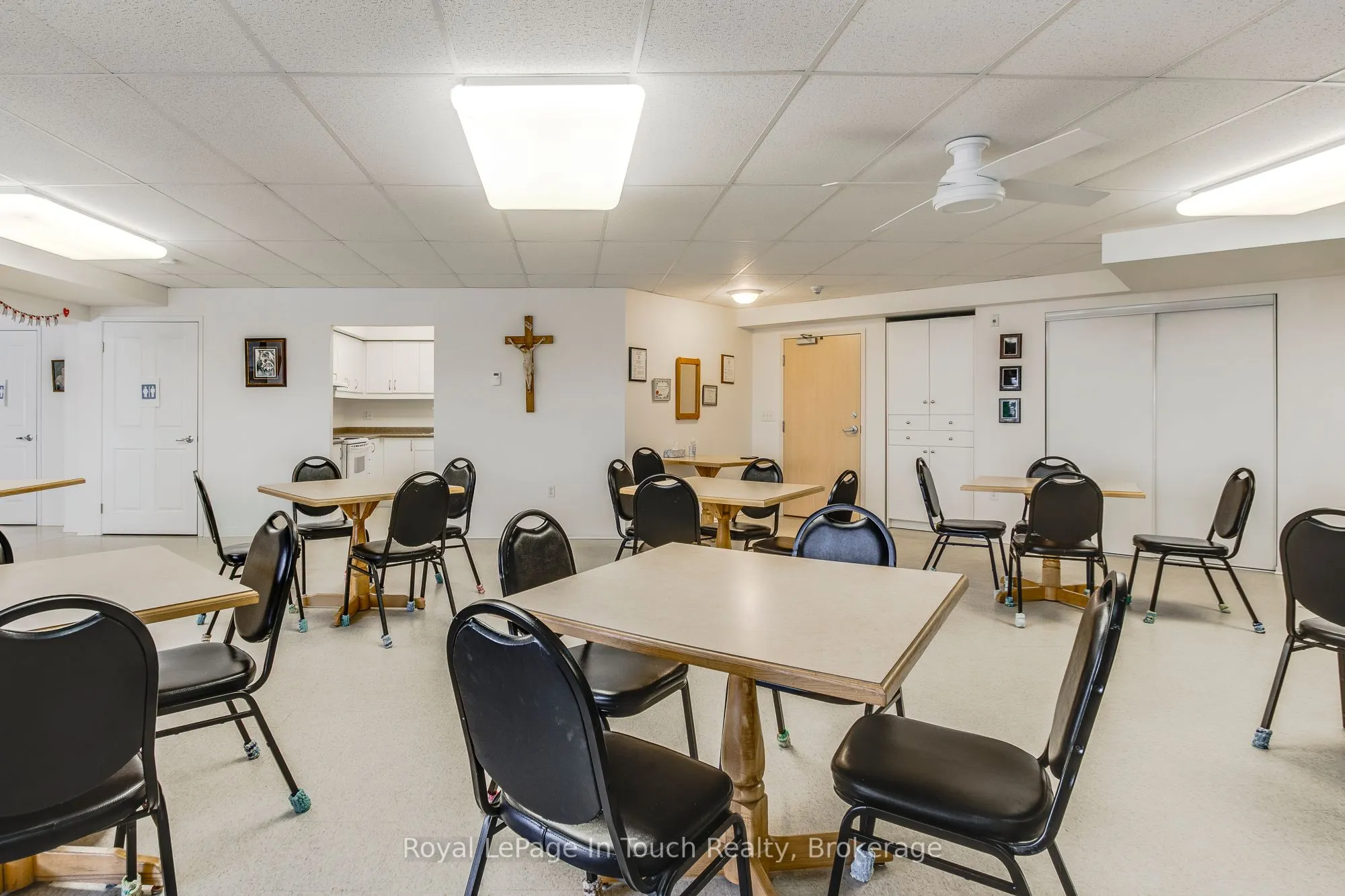 333 LAFONTAINE Road W, #102