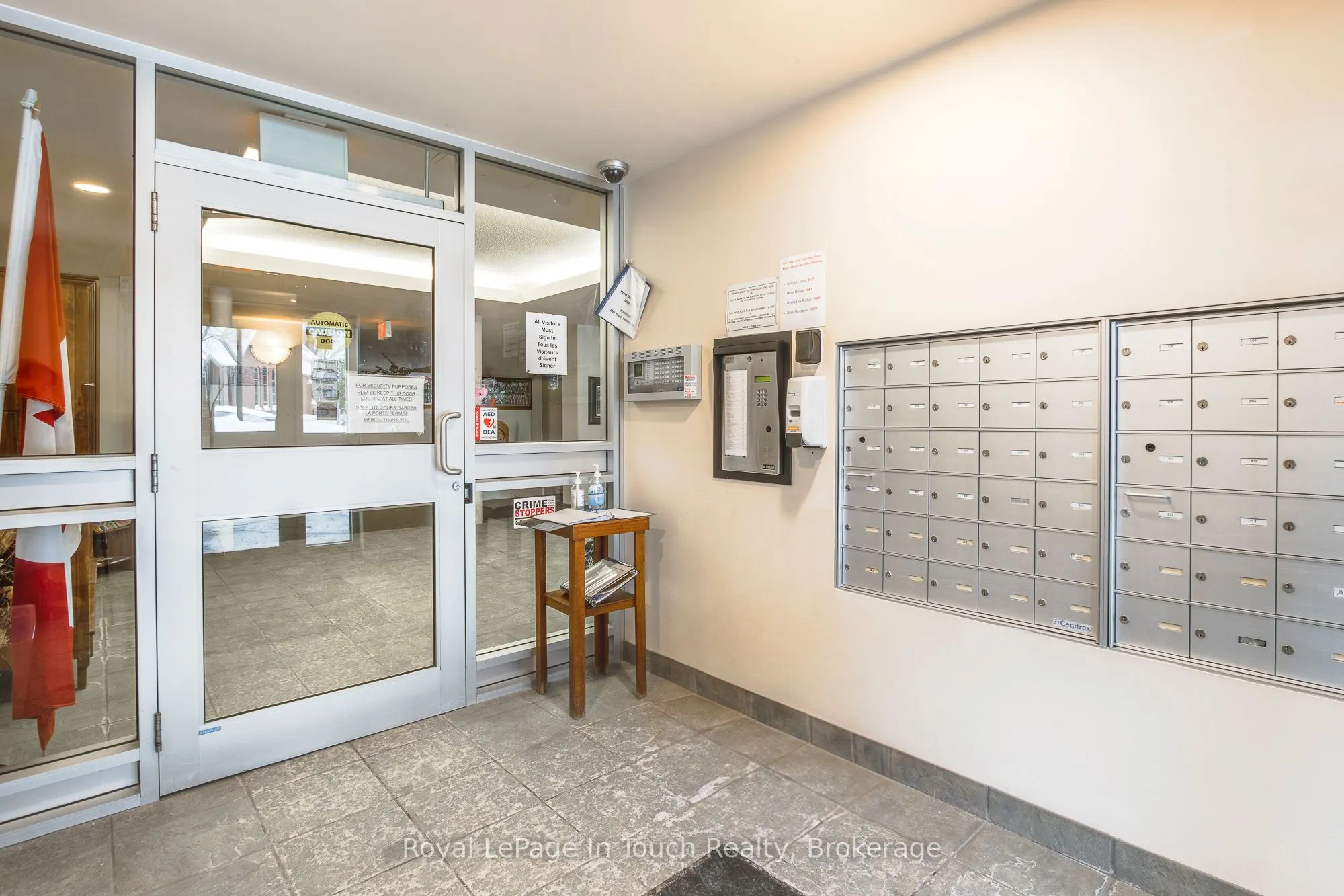 333 LAFONTAINE Road W, #102