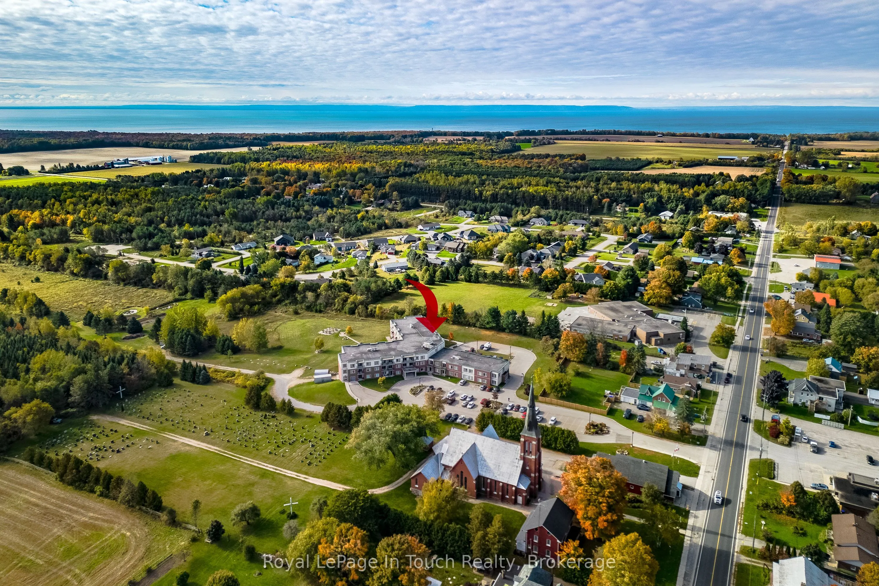 333 LAFONTAINE Road W, #102