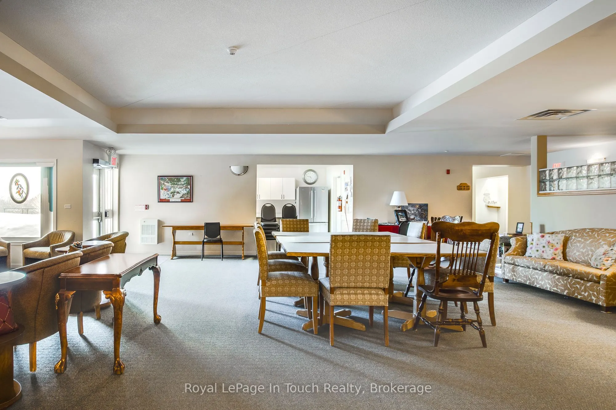 333 LAFONTAINE Road W, #102