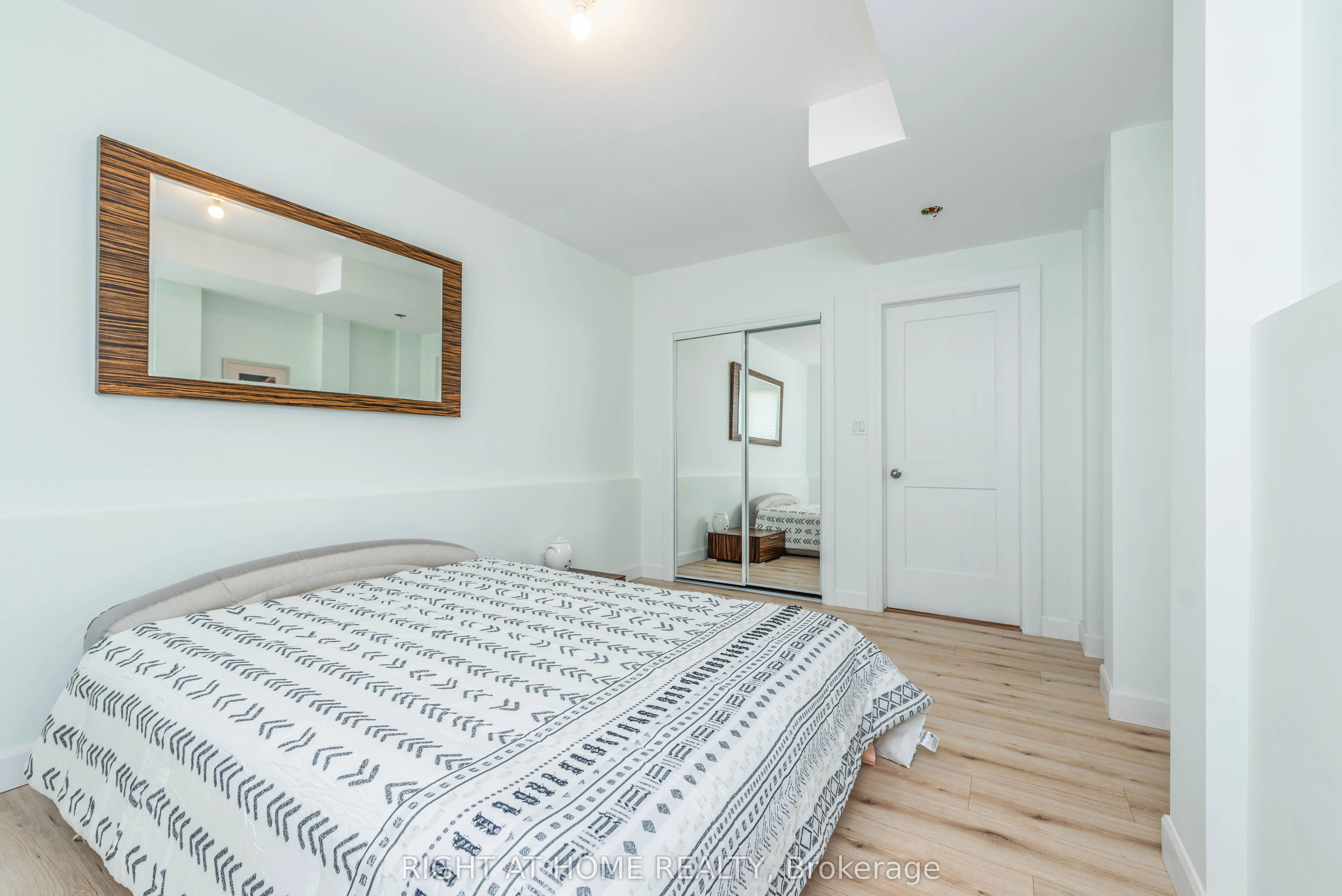 11 Ottaway Avenue