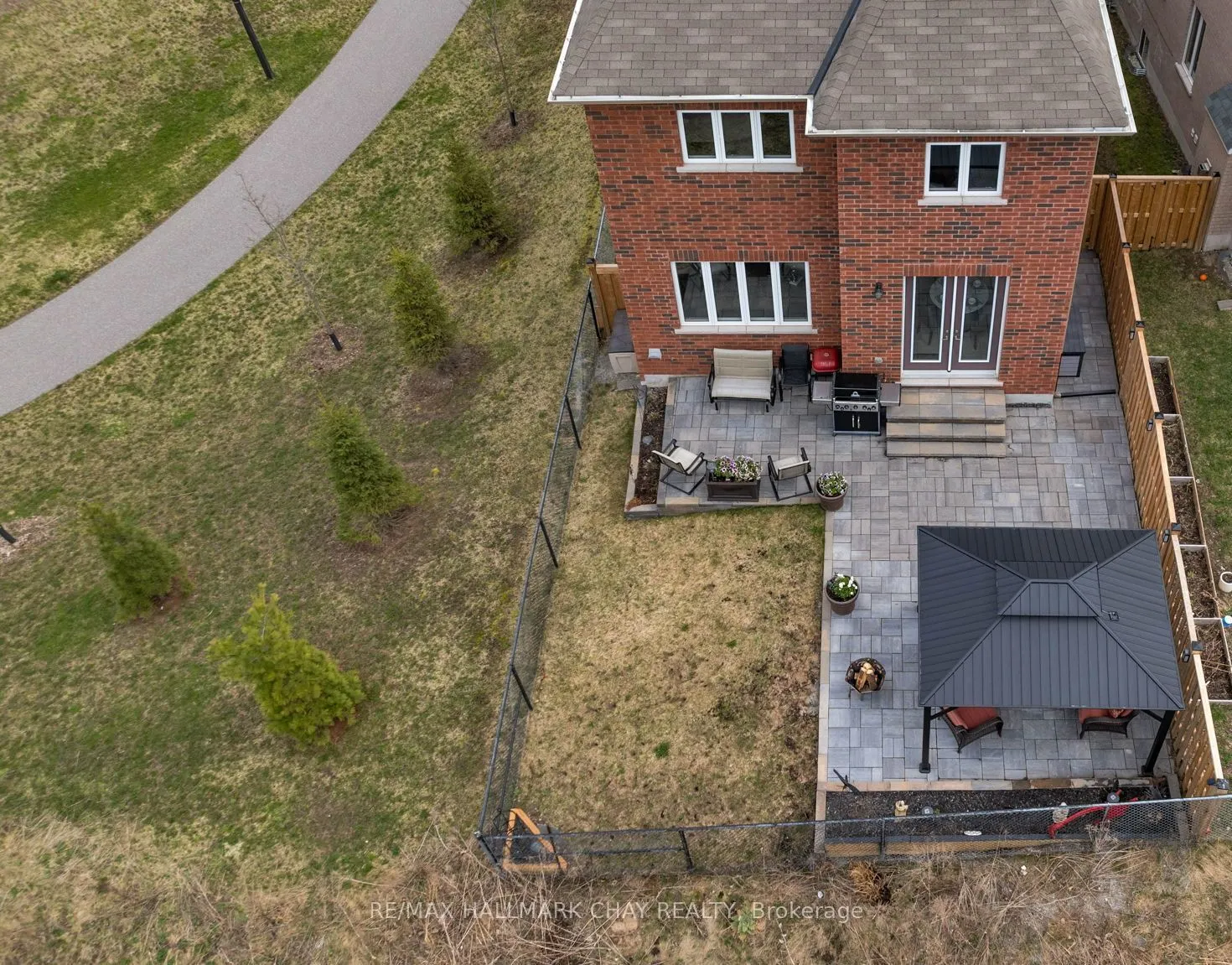 18 Cypress Point Street