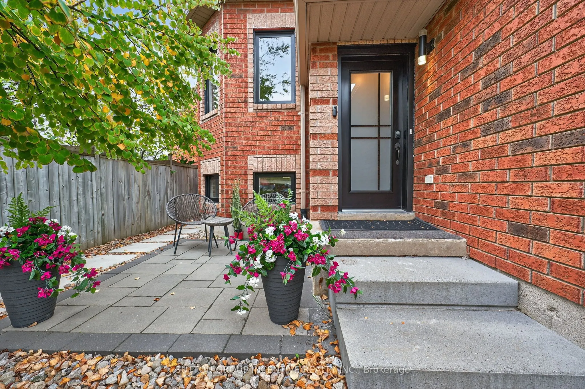 124 Hanmer Street E