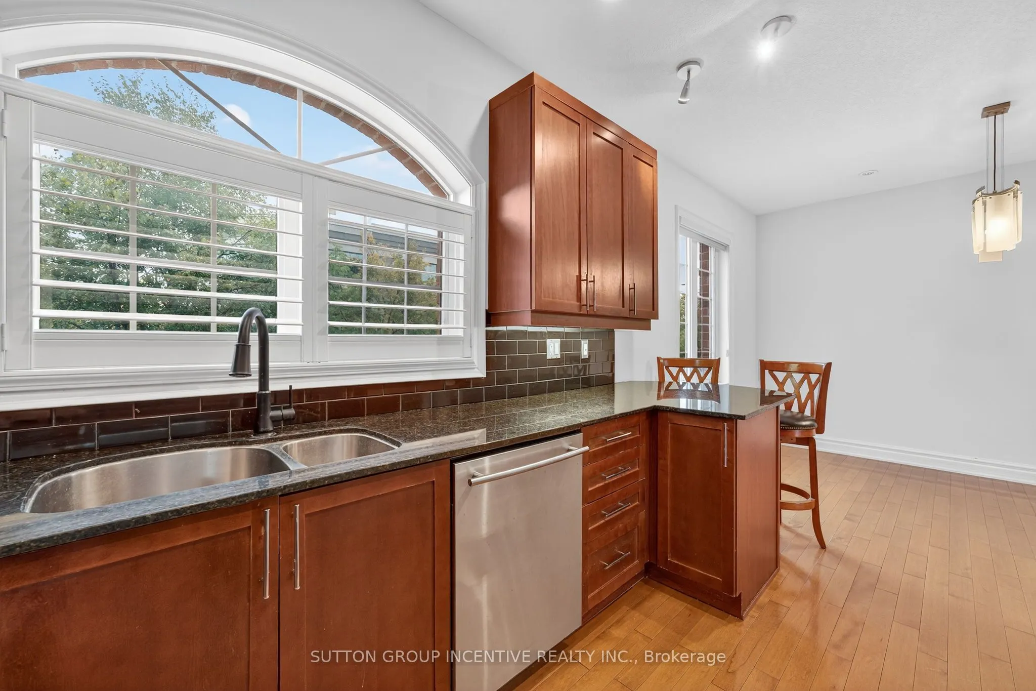 23 White Oaks Road, #5