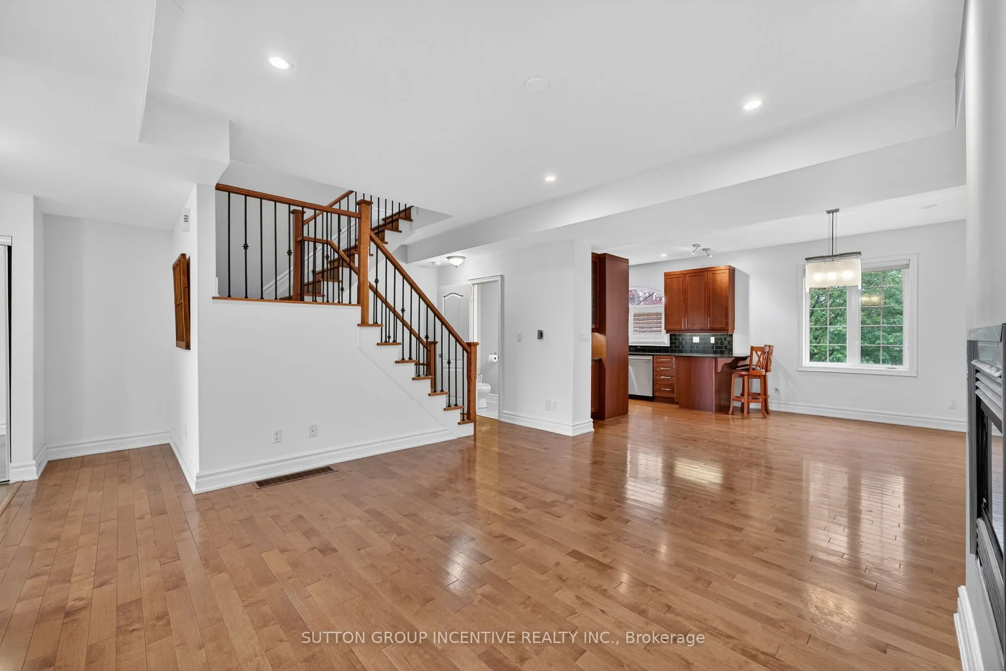 23 White Oaks Road, #5