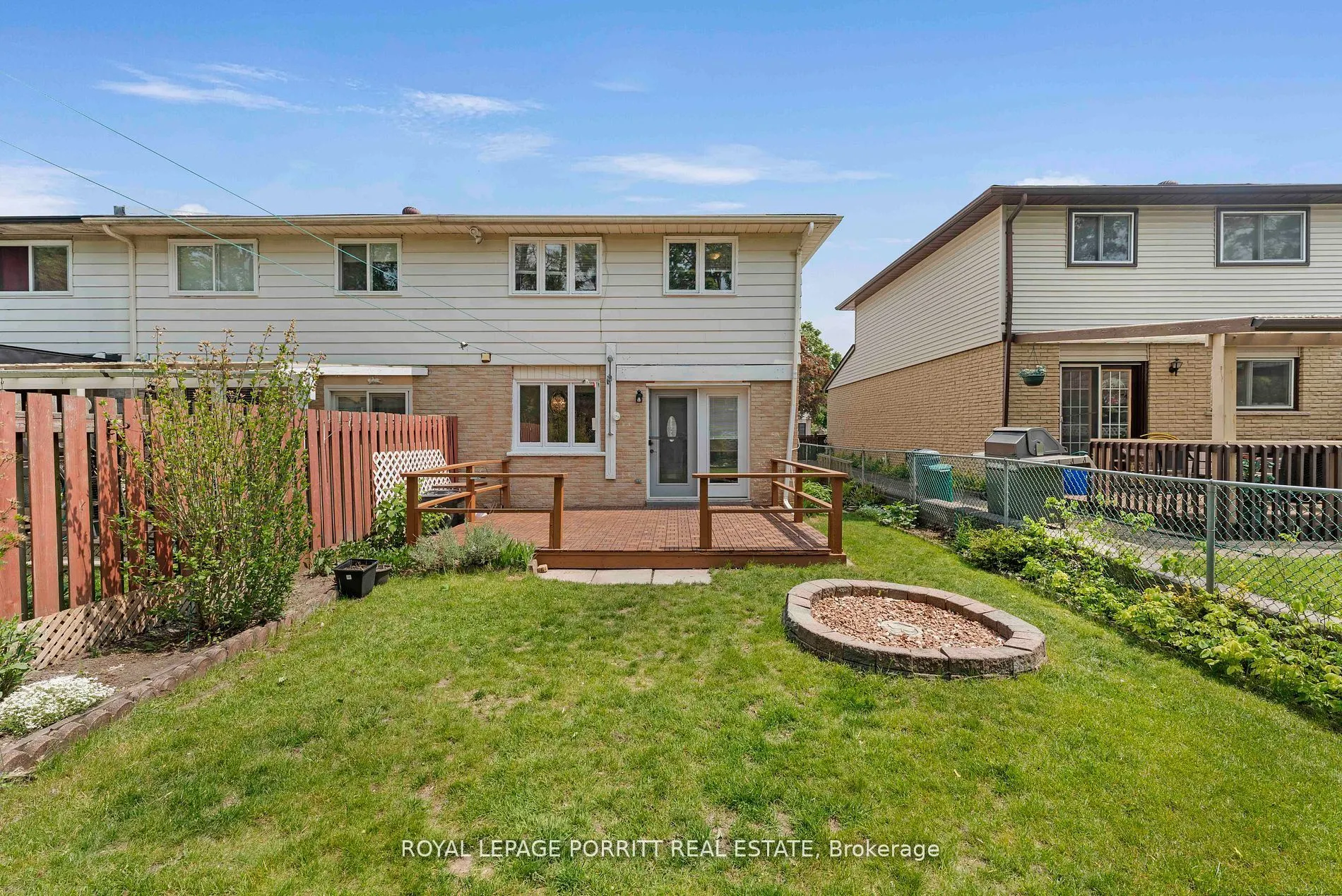 32 Chaucer Crescent