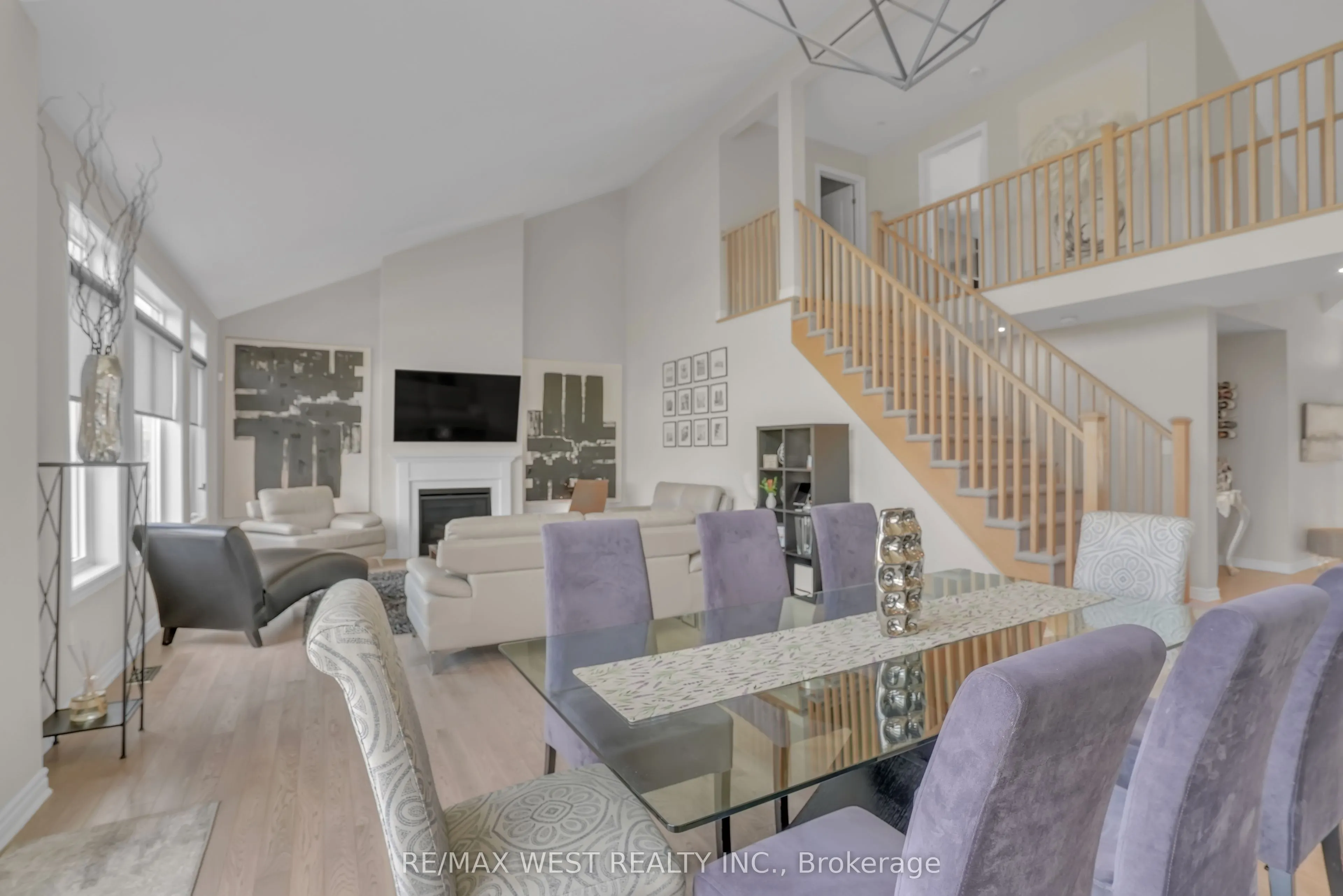 8 Spooner Crescent