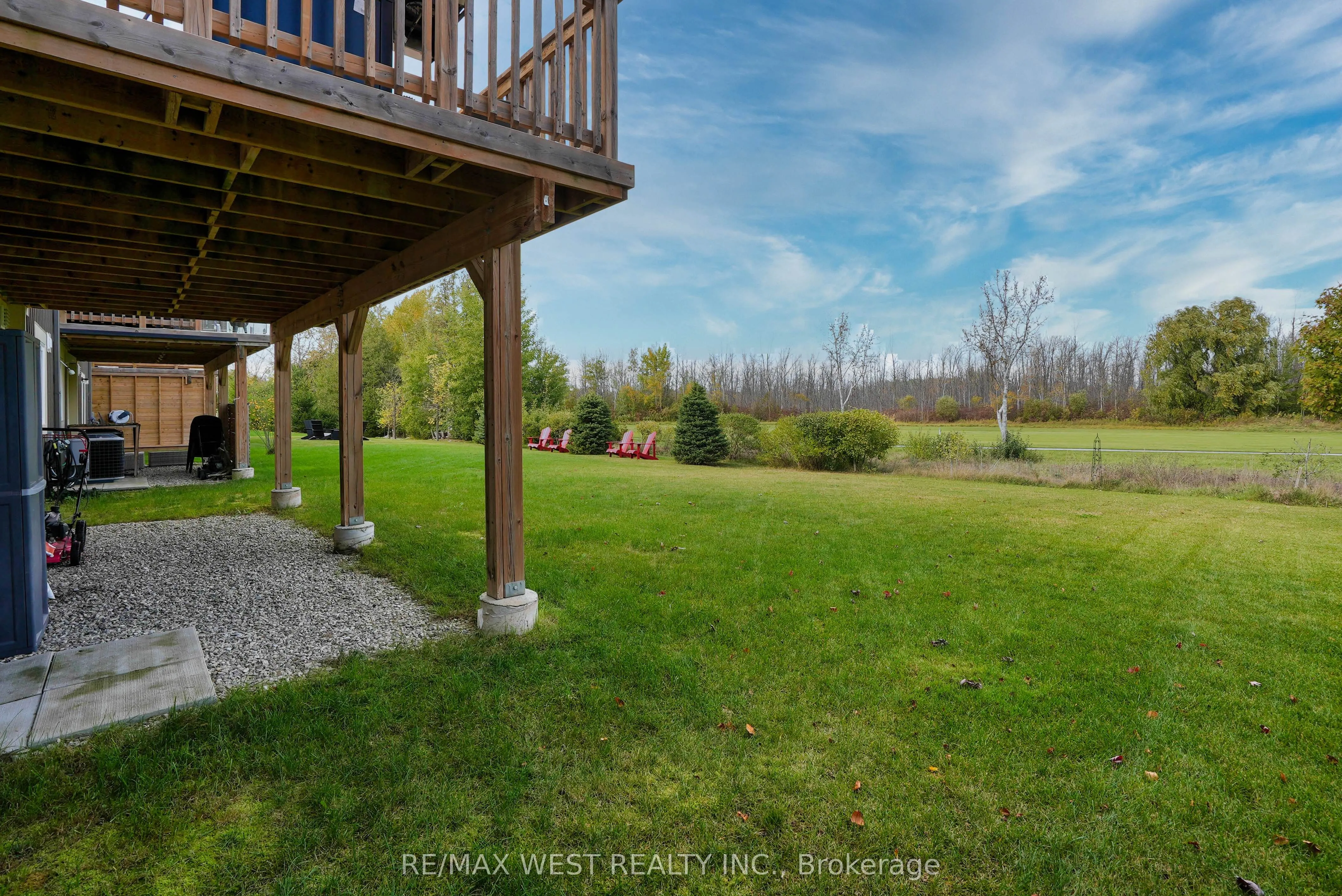 8 Spooner Crescent
