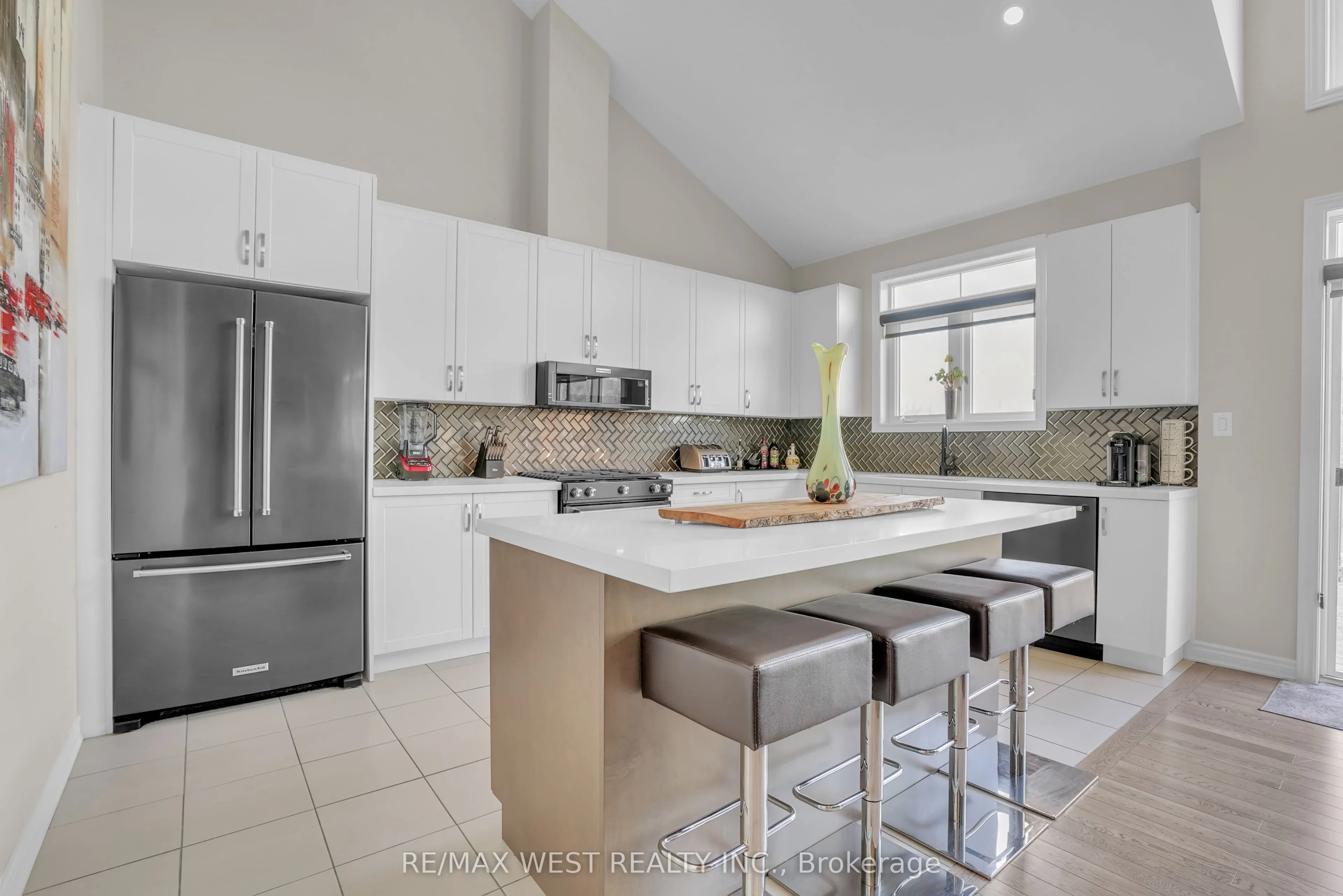 8 Spooner Crescent