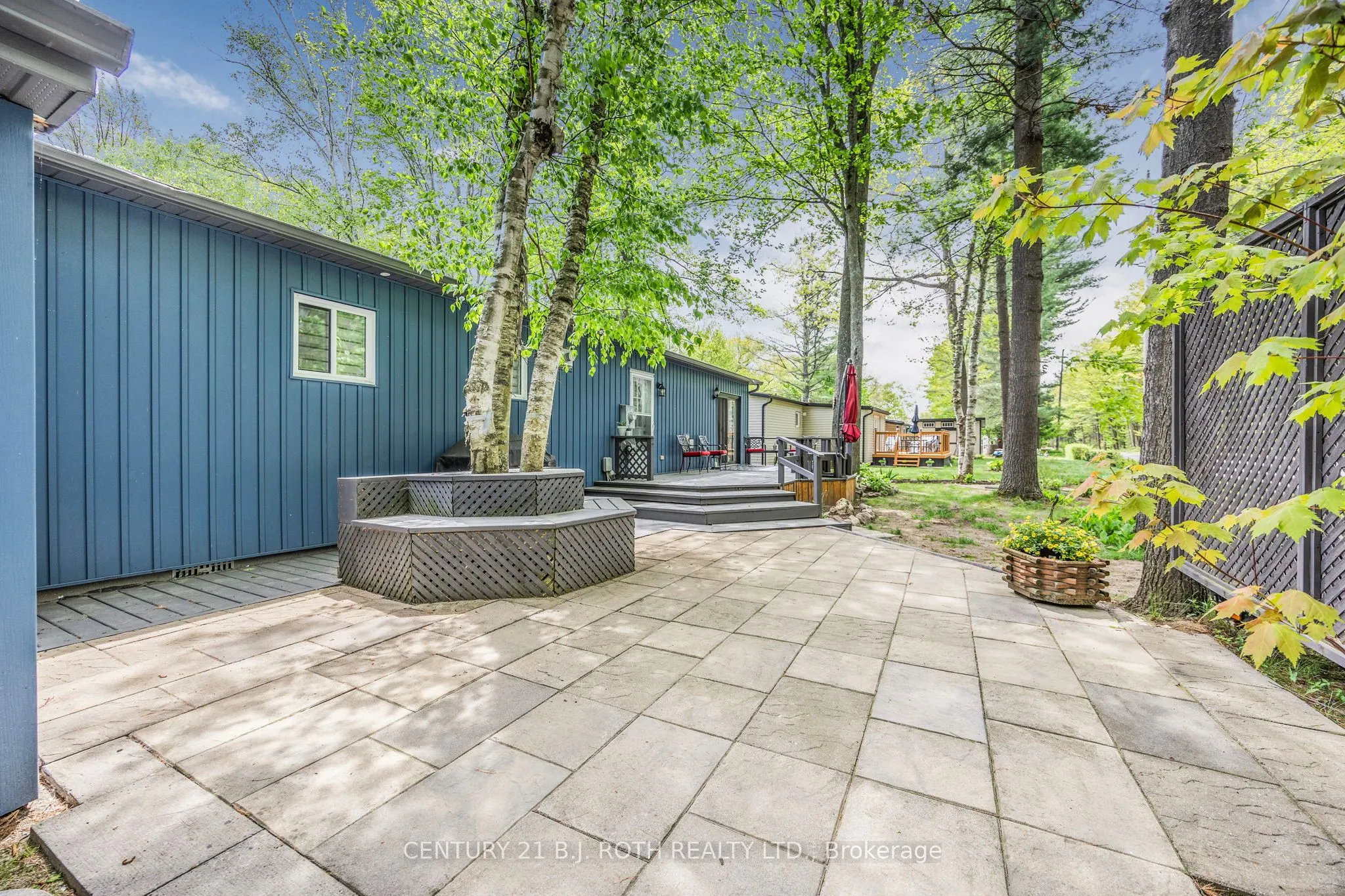 10 Allen Drive N