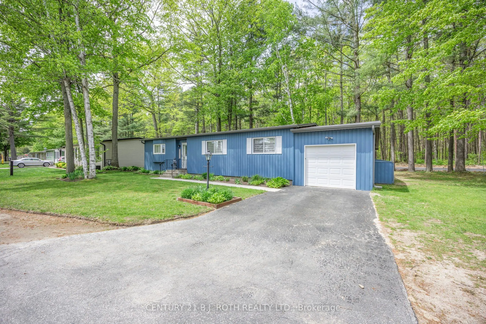 10 Allen Drive N