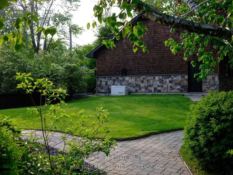 3 Greenwood Forest Road