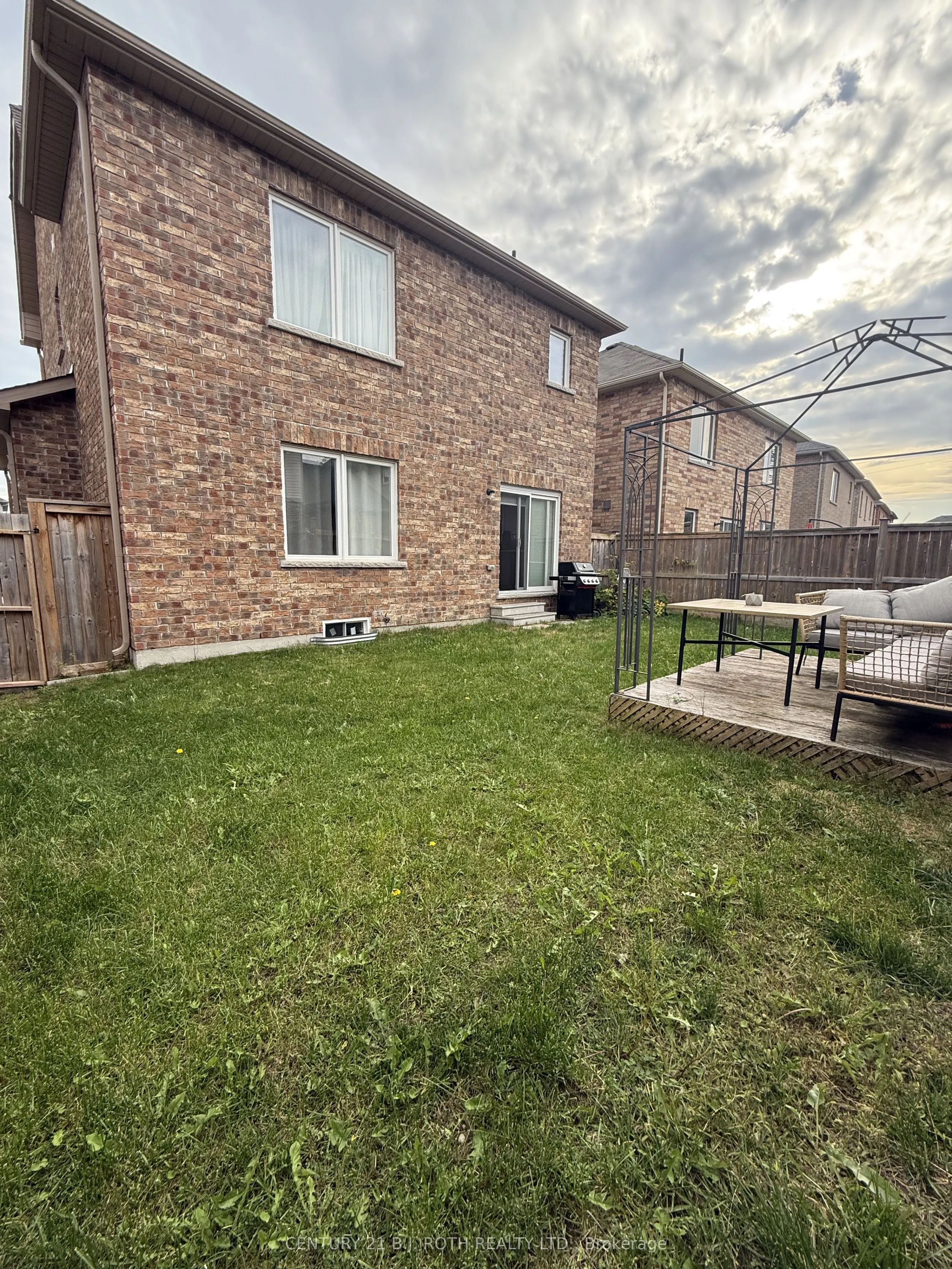 67 Megan Crescent