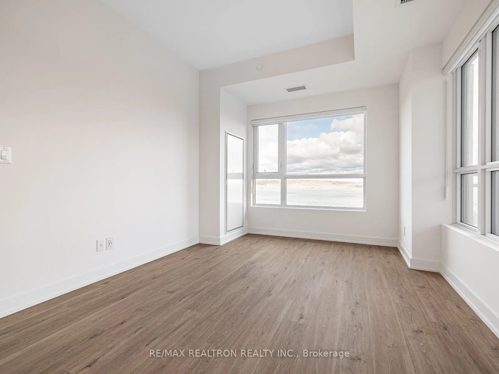 56 Lakeside Terrace, #506