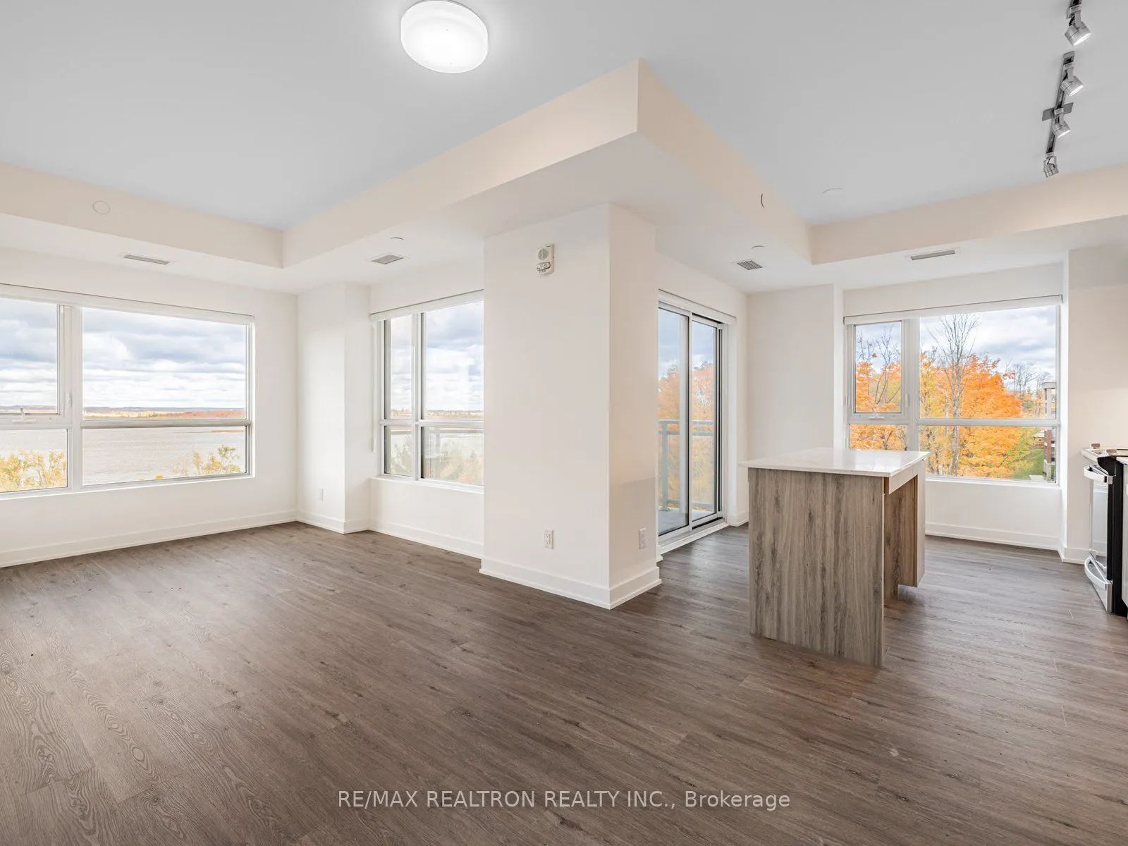 56 Lakeside Terrace, #506