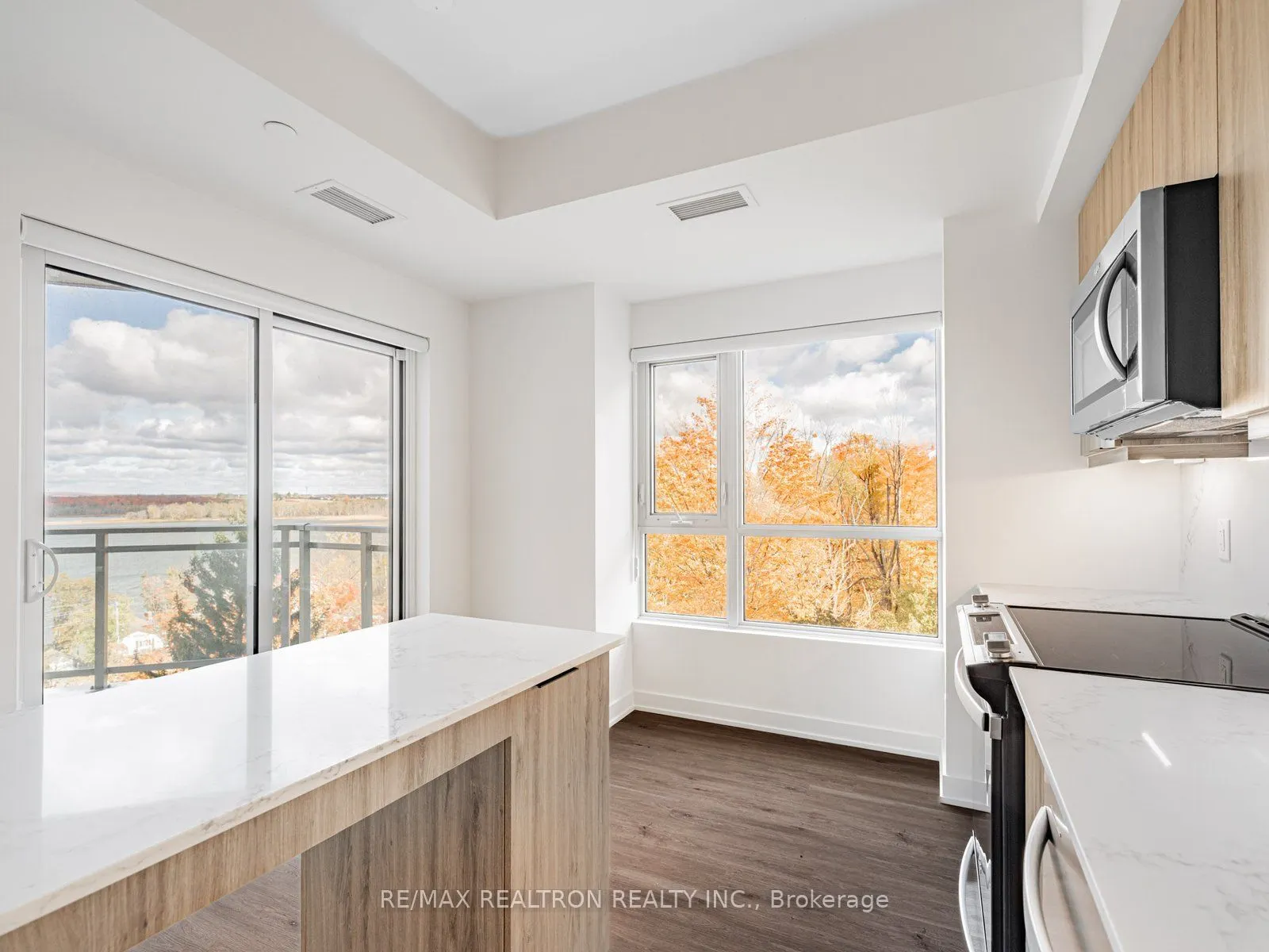 56 Lakeside Terrace, #506