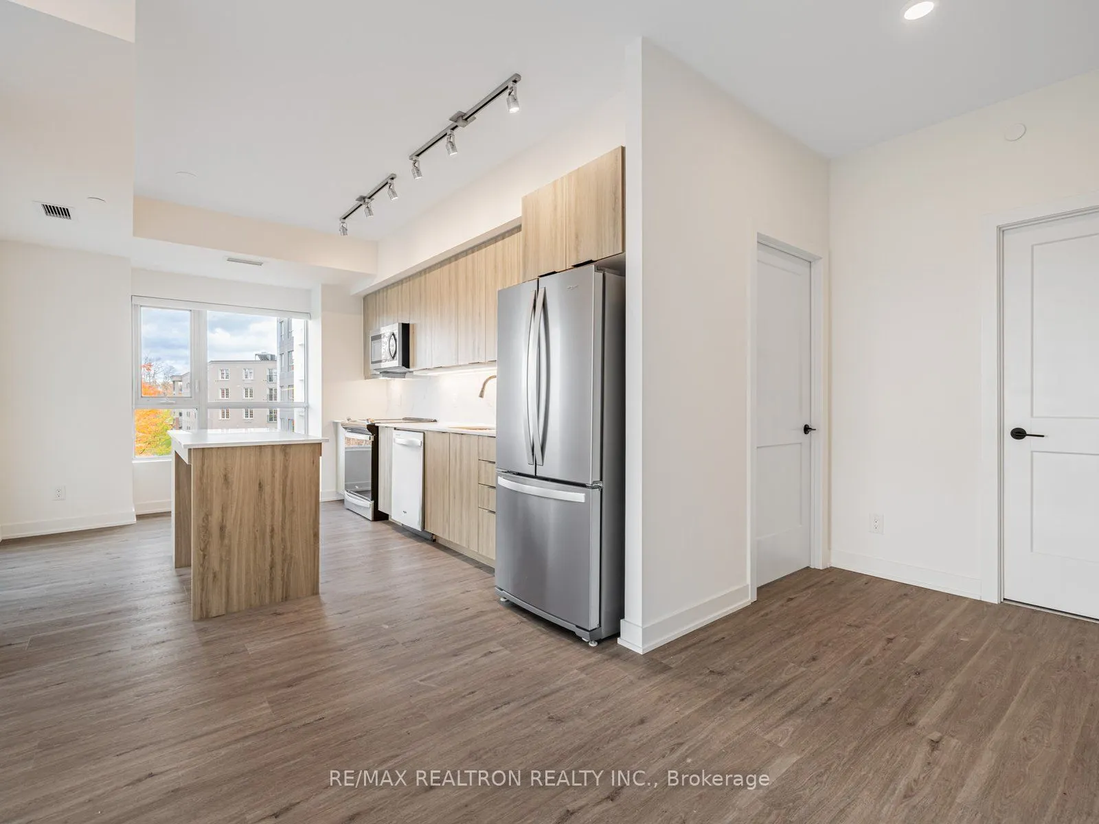 56 Lakeside Terrace, #506