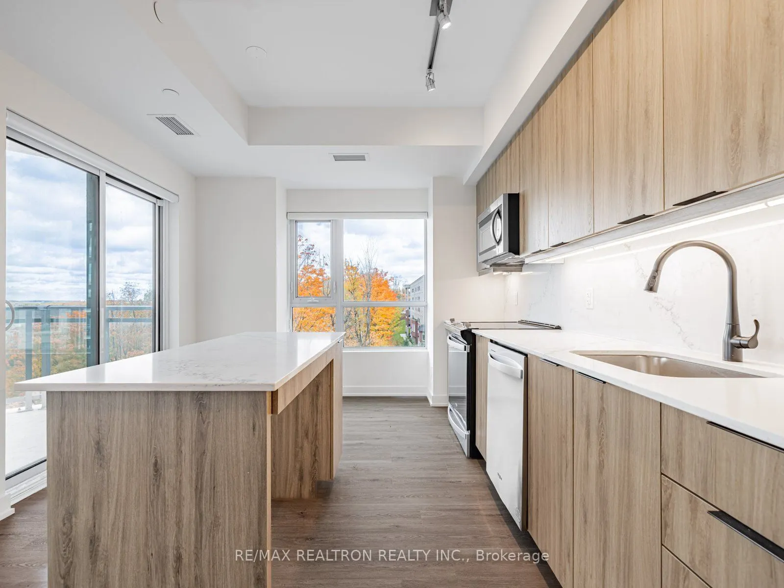56 Lakeside Terrace, #506