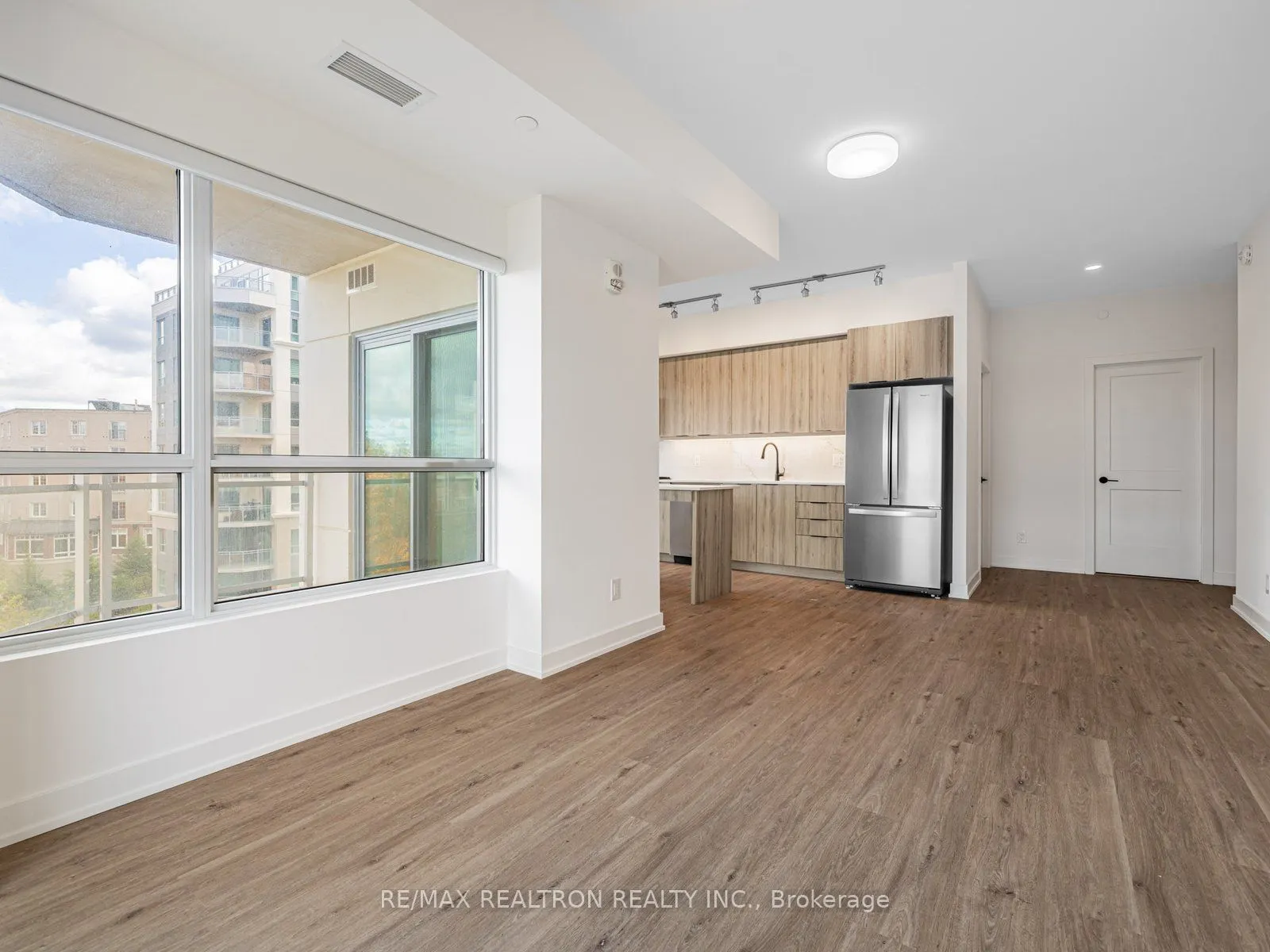 56 Lakeside Terrace, #506