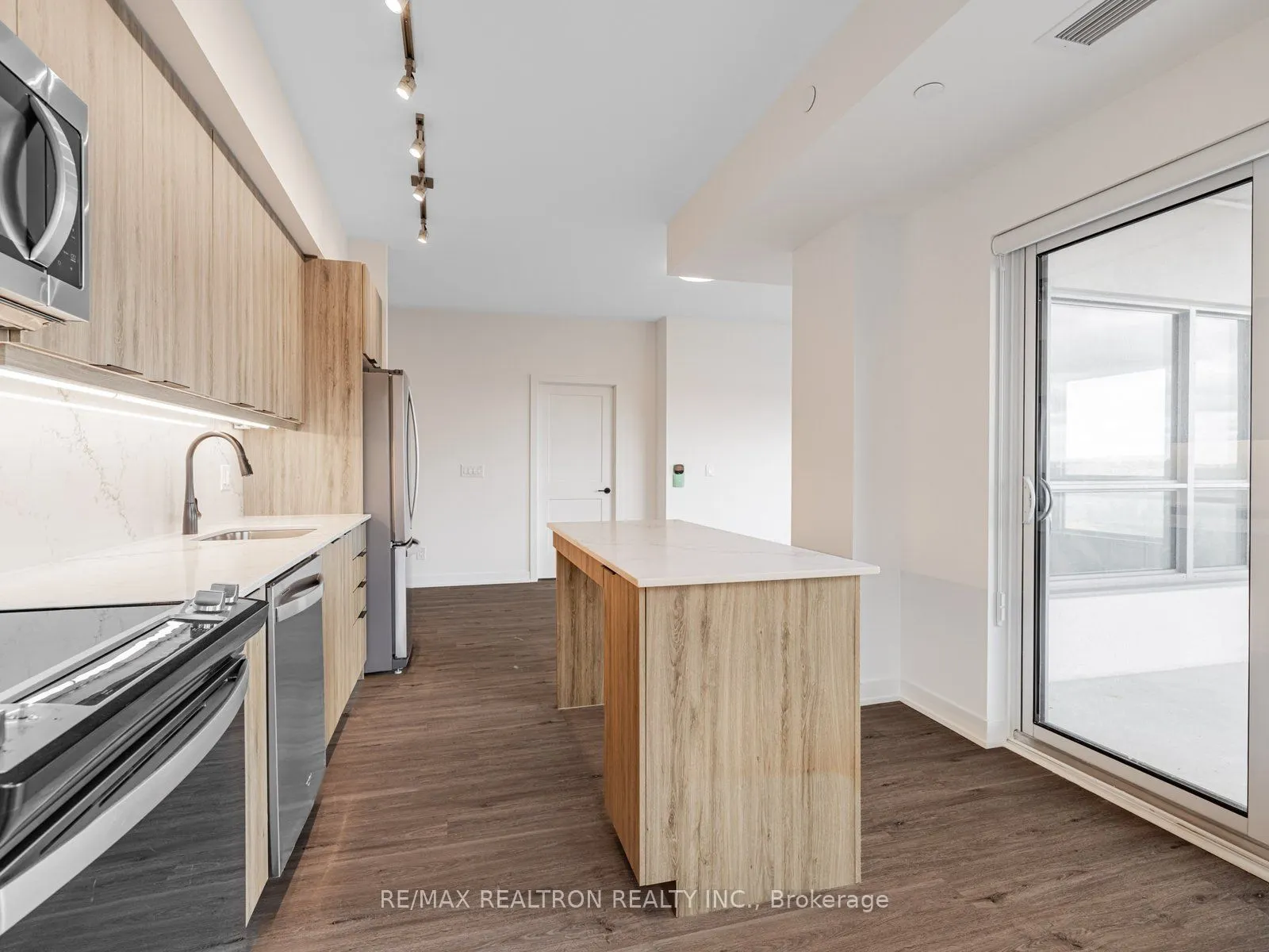 56 Lakeside Terrace, #506