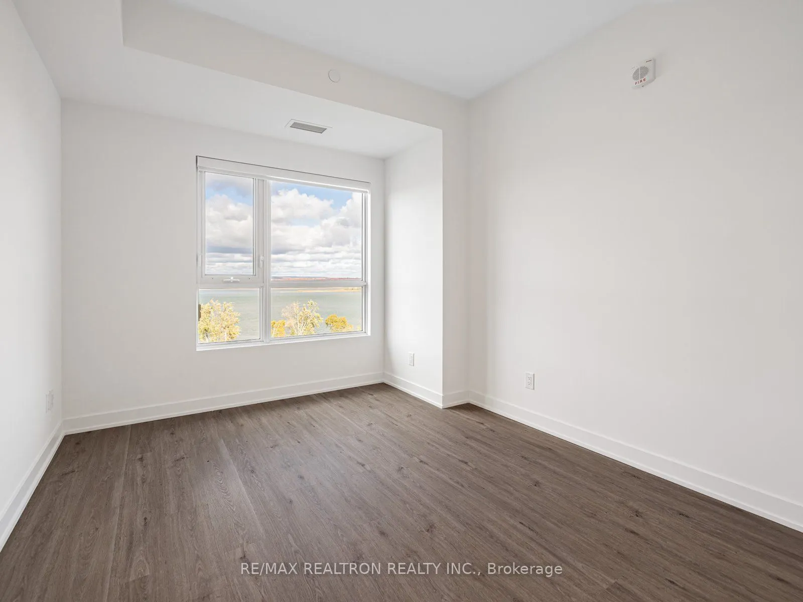 56 Lakeside Terrace, #506
