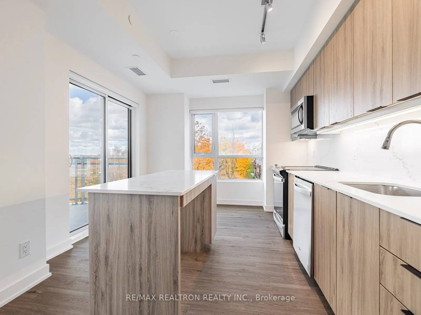 56 Lakeside Terrace, #506