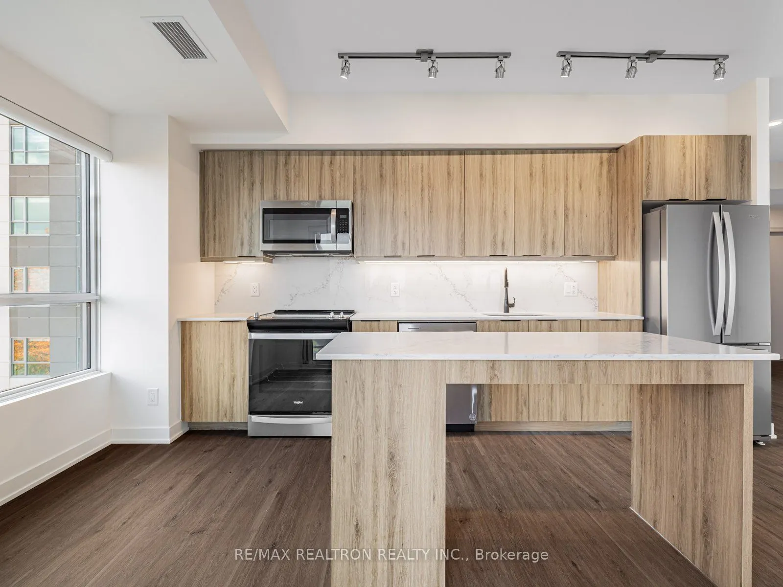 56 Lakeside Terrace, #506