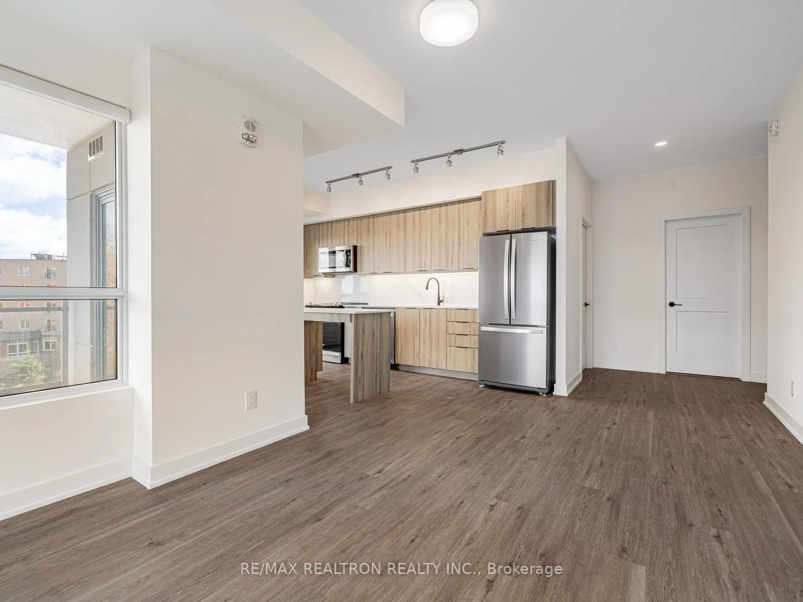 56 Lakeside Terrace, #506