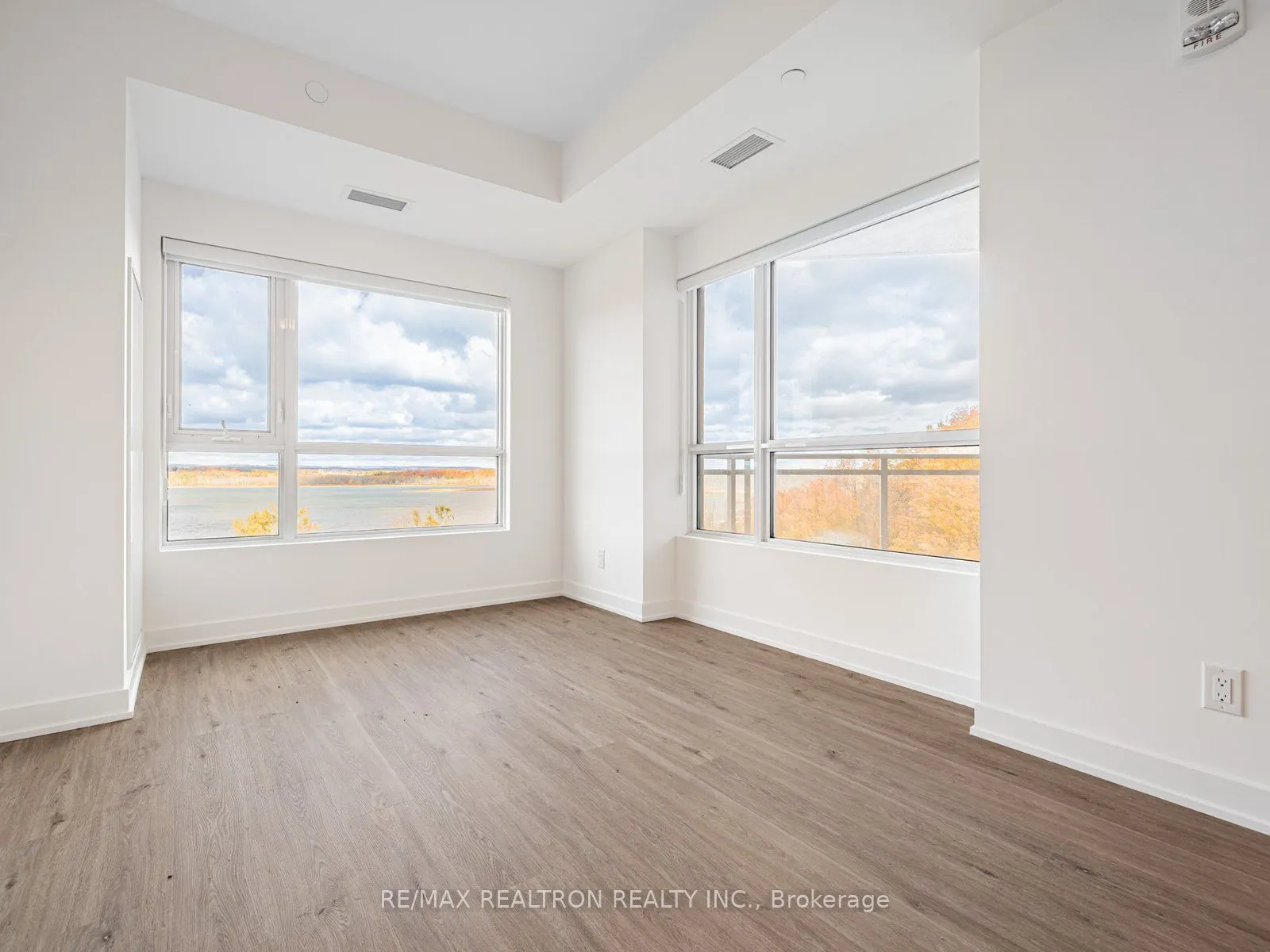 56 Lakeside Terrace, #506