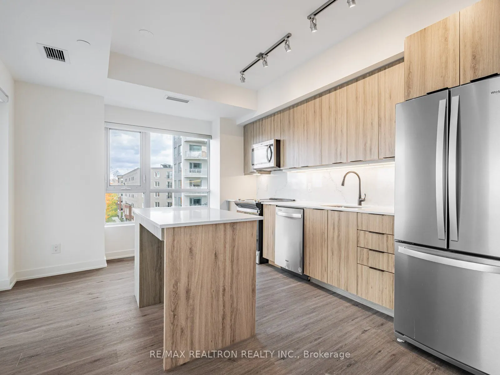 56 Lakeside Terrace, #506