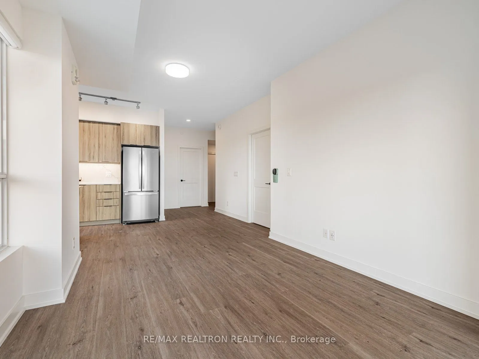 56 Lakeside Terrace, #506