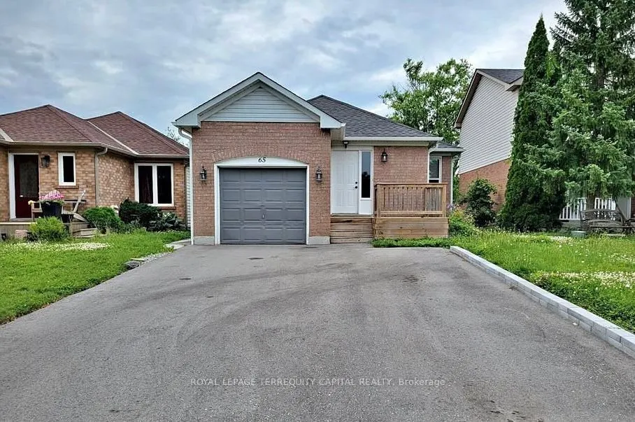 65 Moir Crescent, #Lower