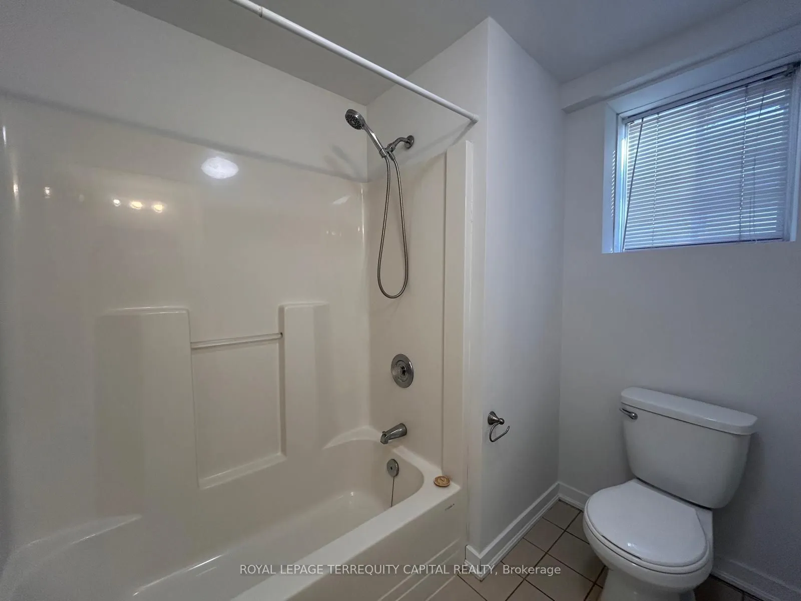 65 Moir Crescent, #Lower