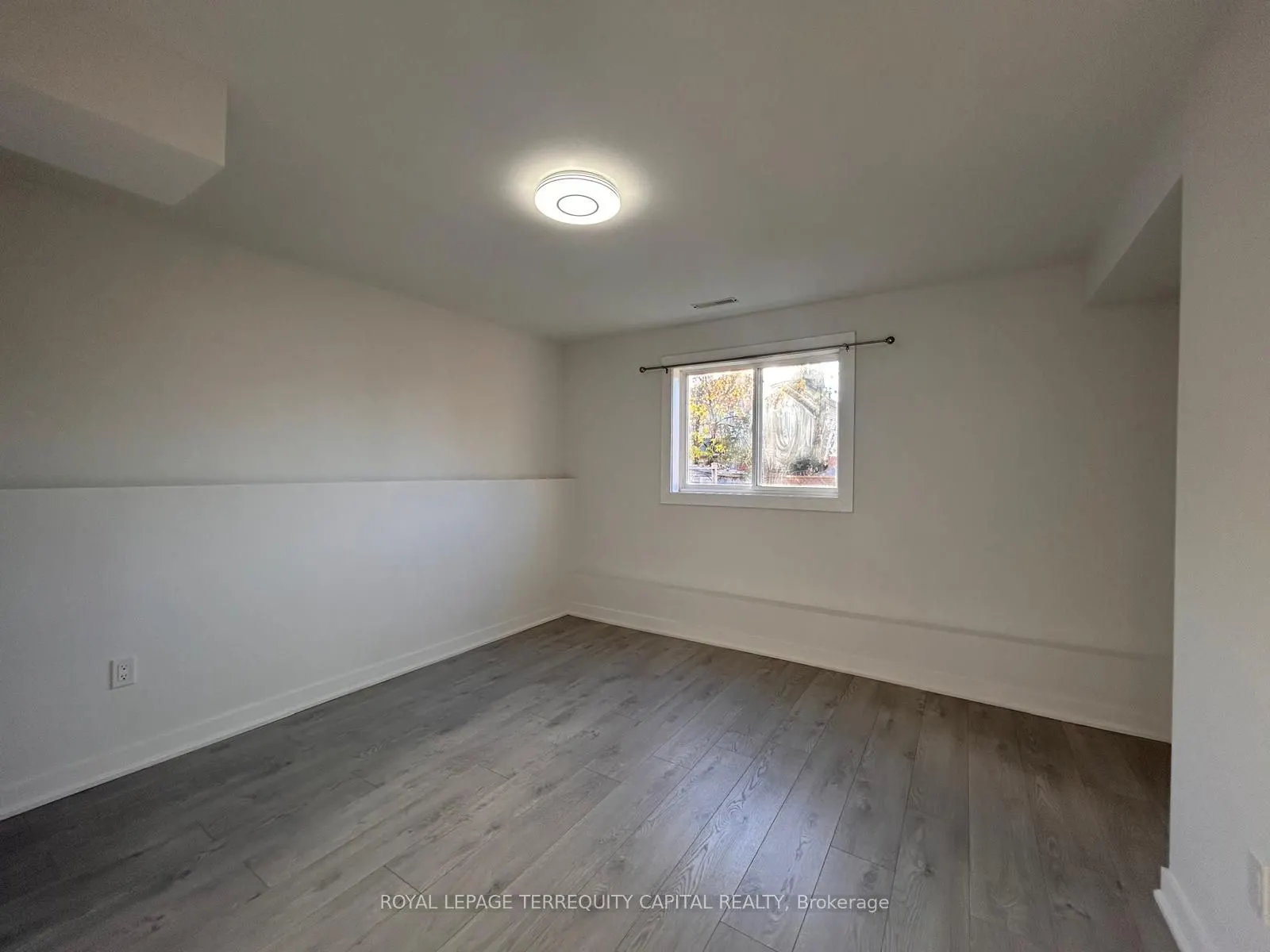65 Moir Crescent, #Lower