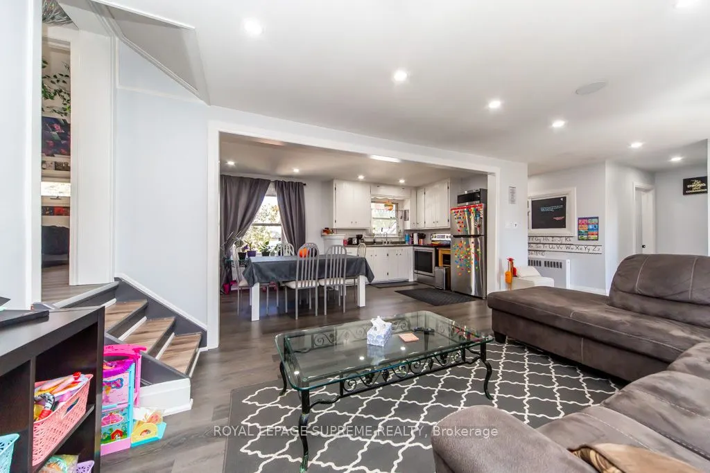 248 Mississaga Street W