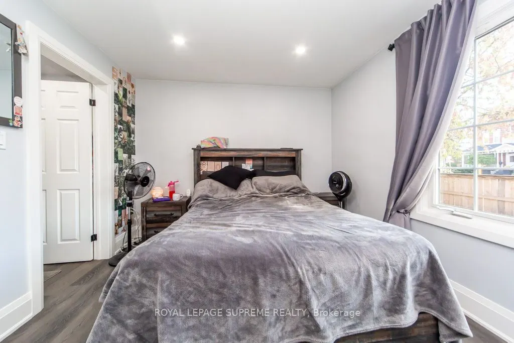 248 Mississaga Street W