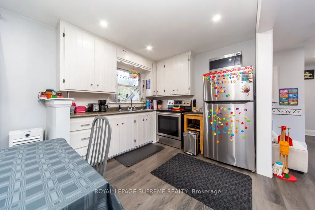 248 Mississaga Street W