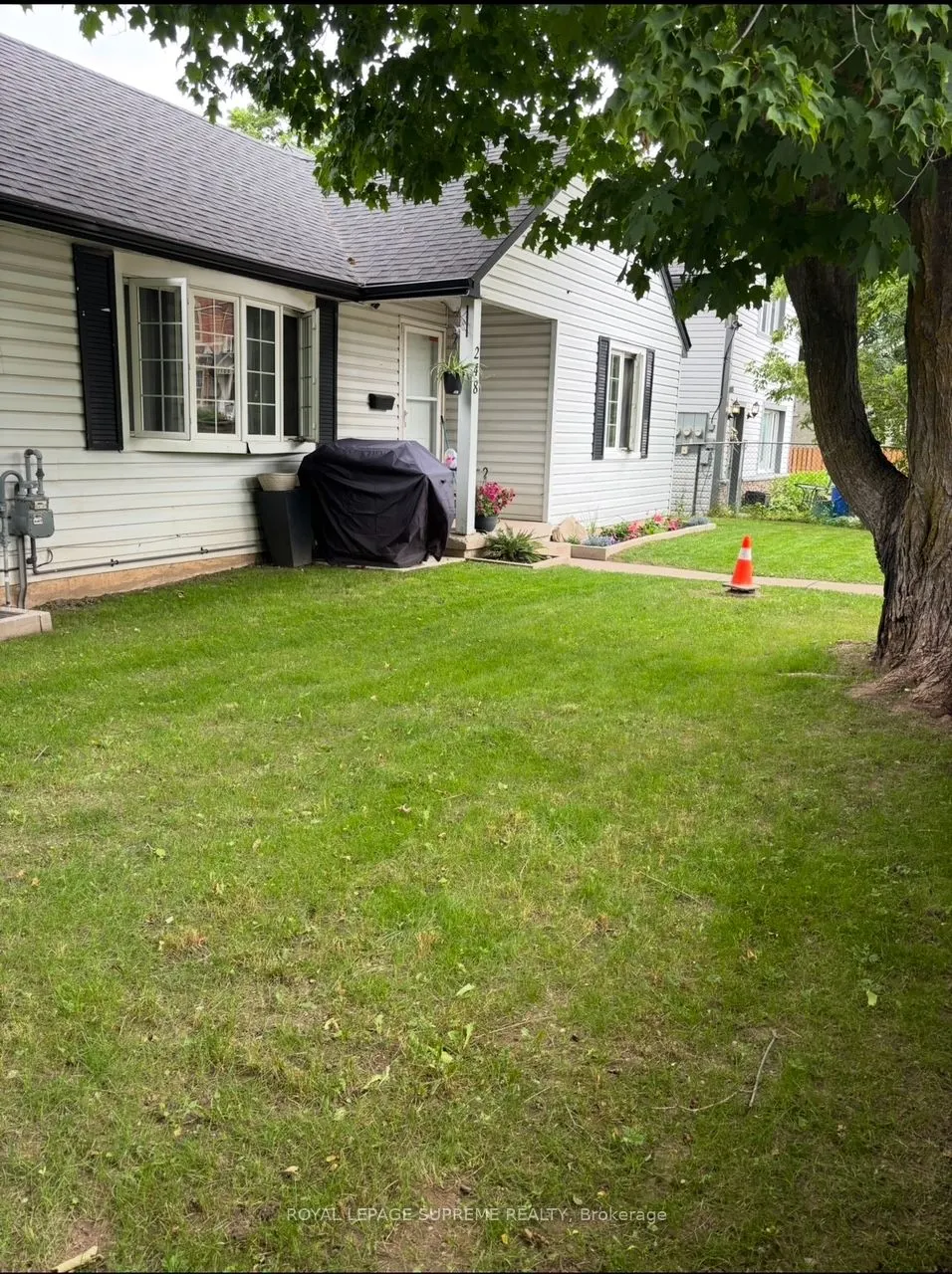 248 Mississaga Street W