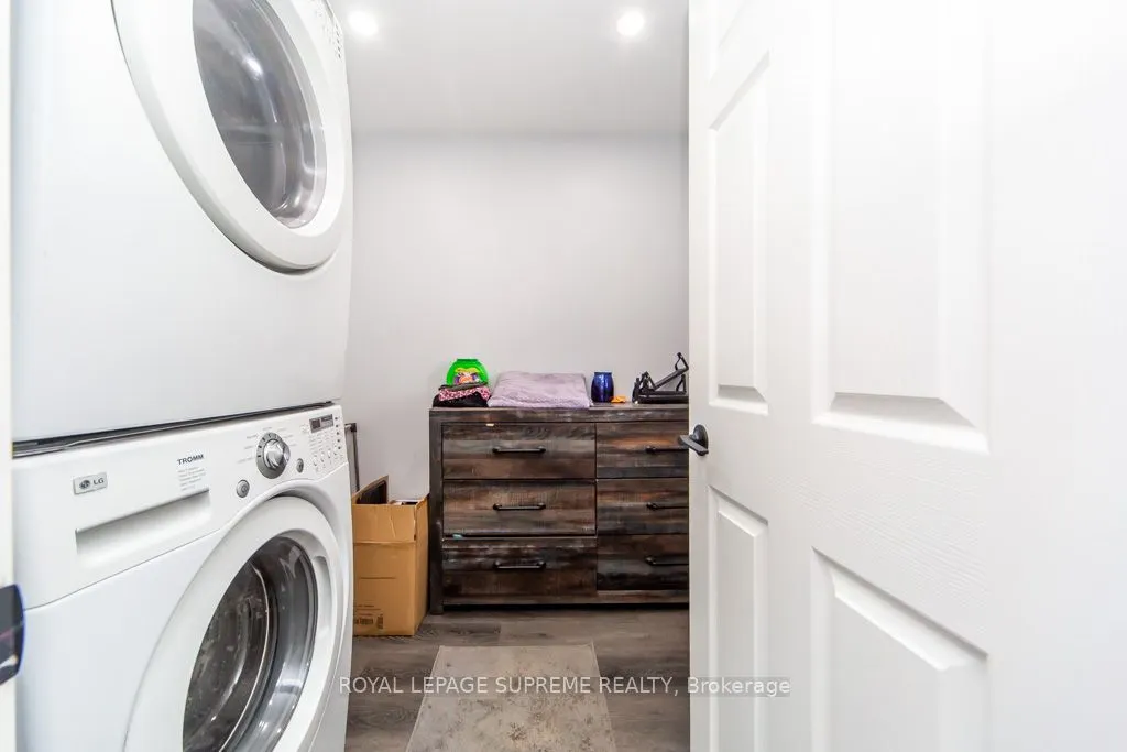 248 Mississaga Street W