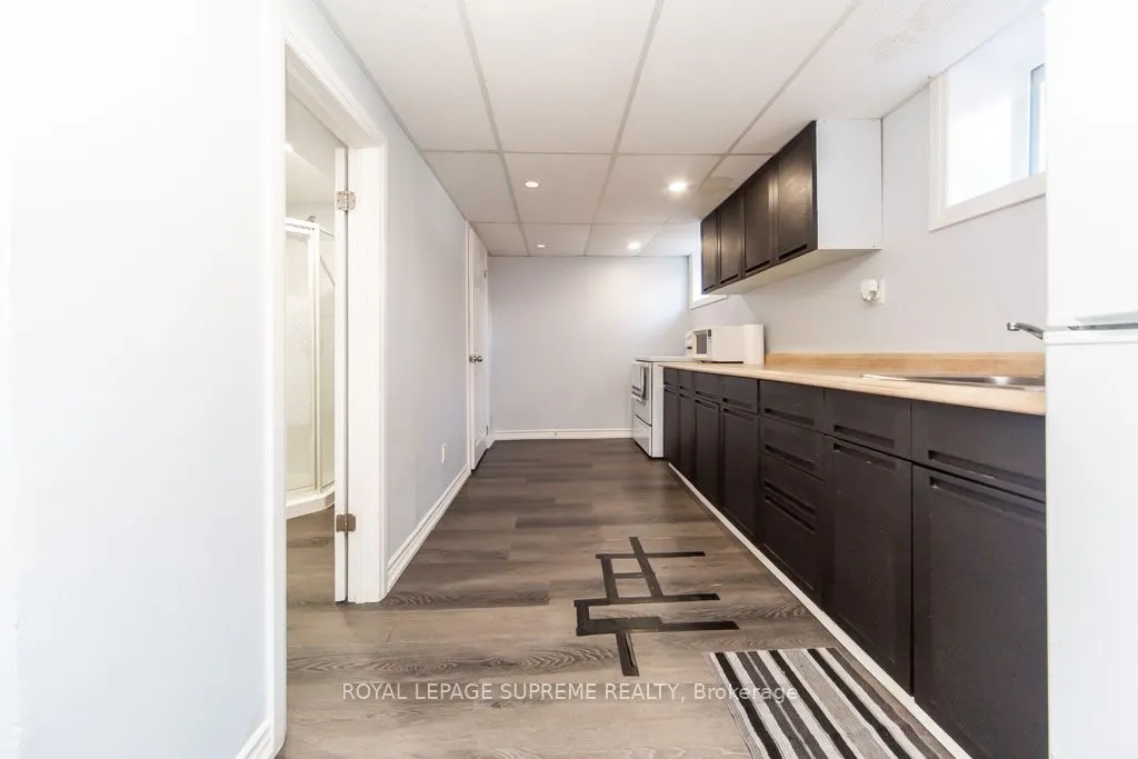248 Mississaga Street W