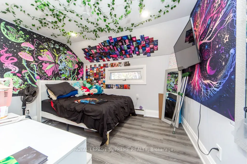 248 Mississaga Street W