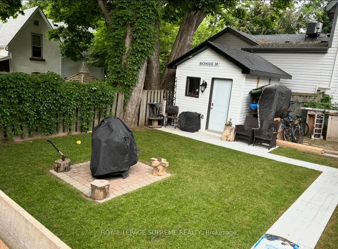 248 Mississaga Street W