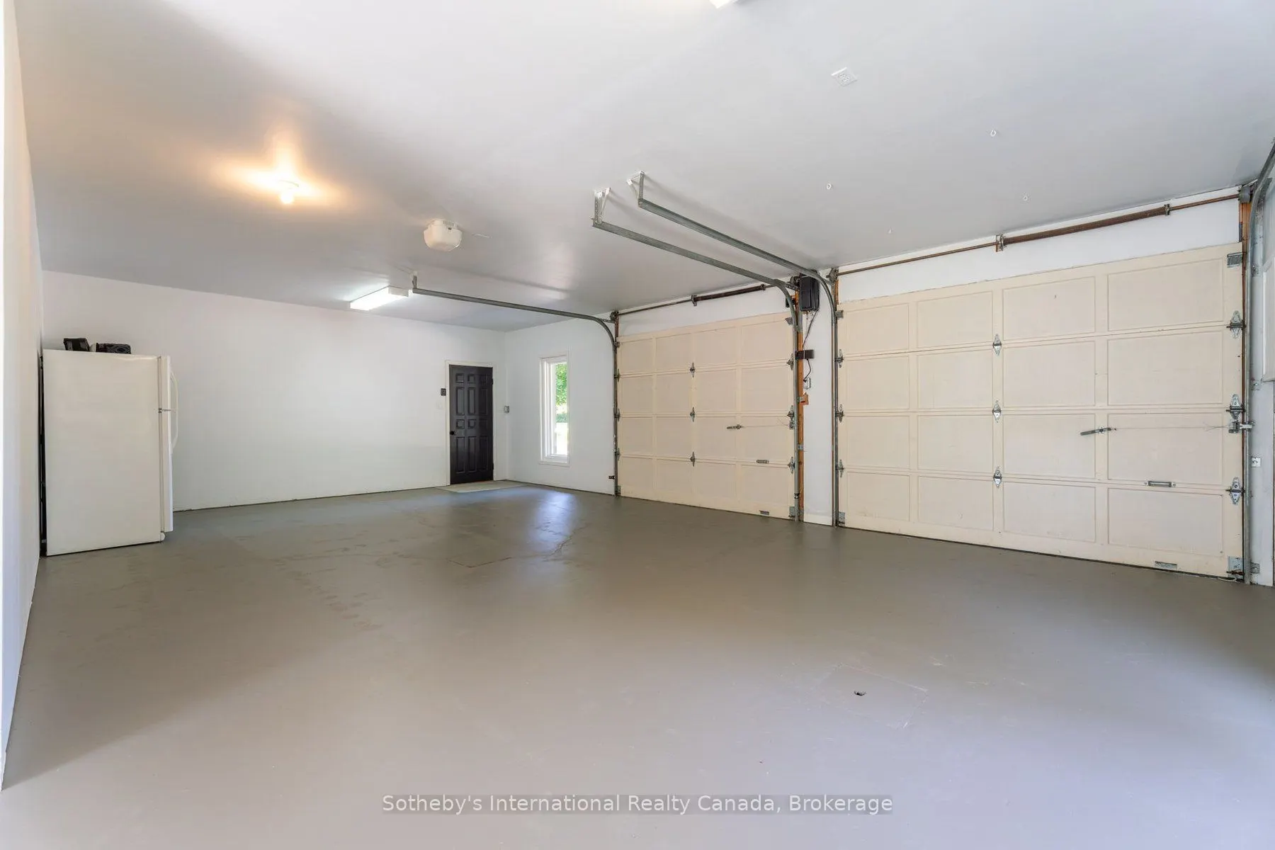 31 Elizabeth Street E