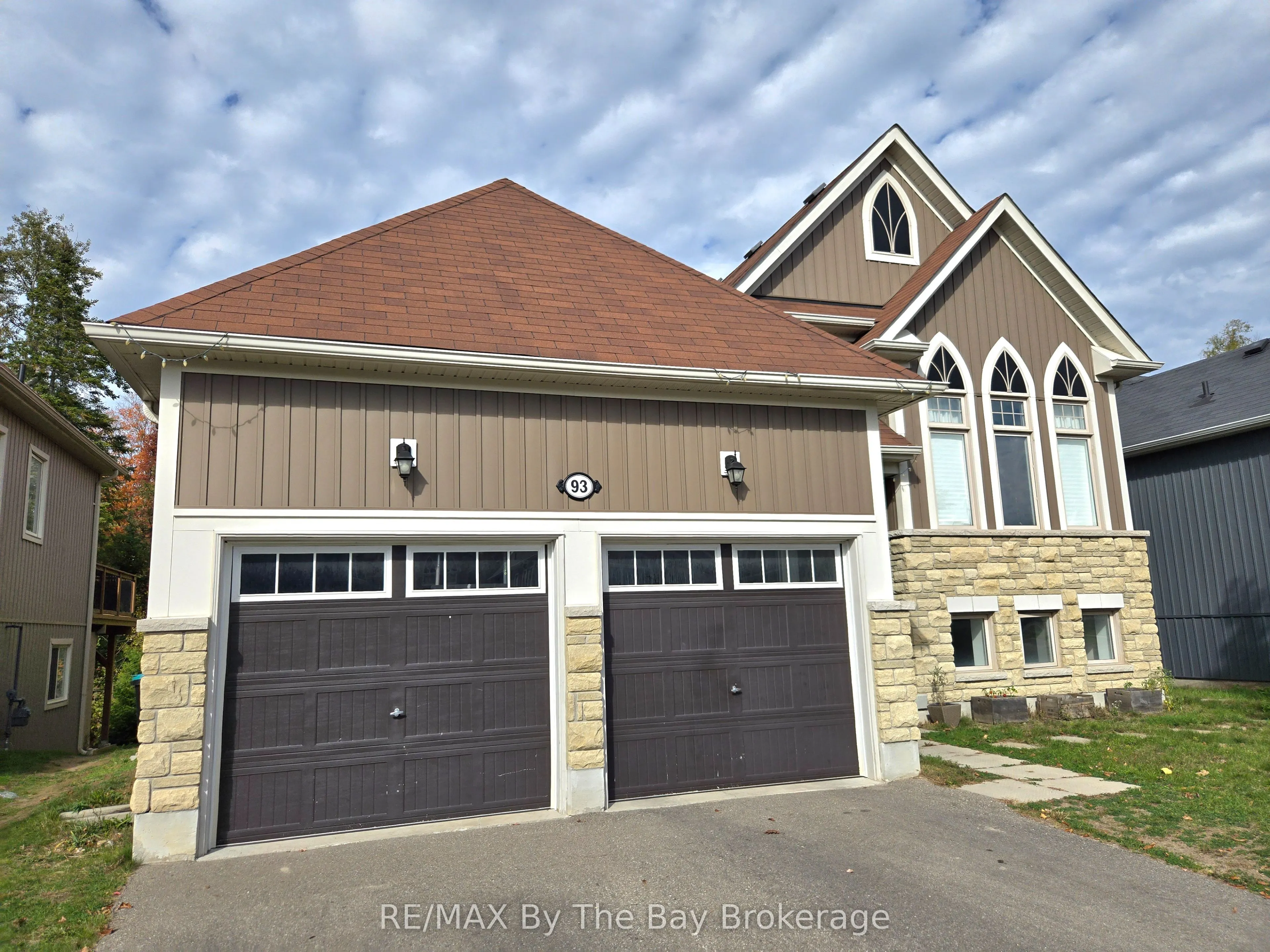 93 Allegra Drive, #Upper