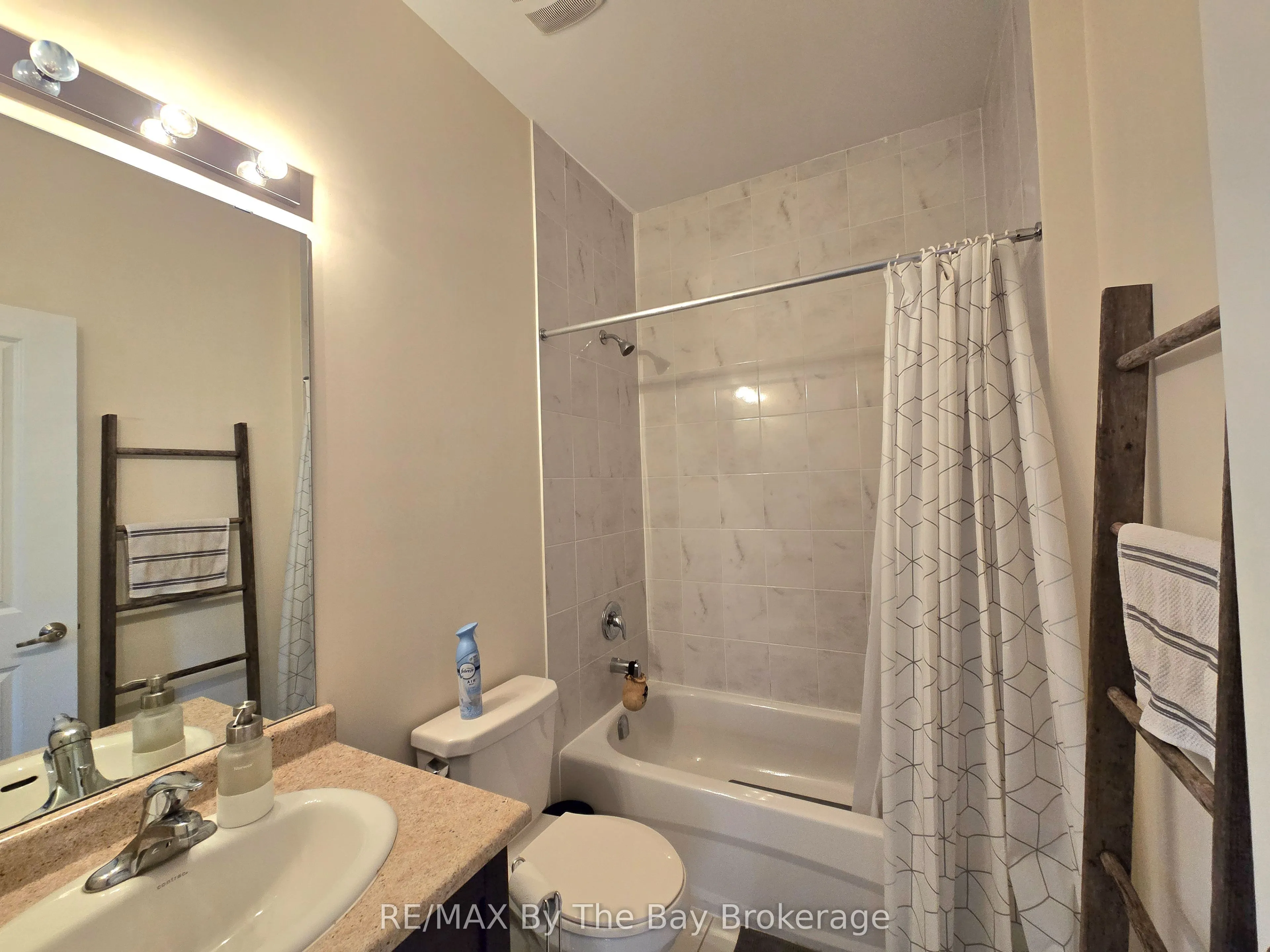 93 Allegra Drive, #Upper