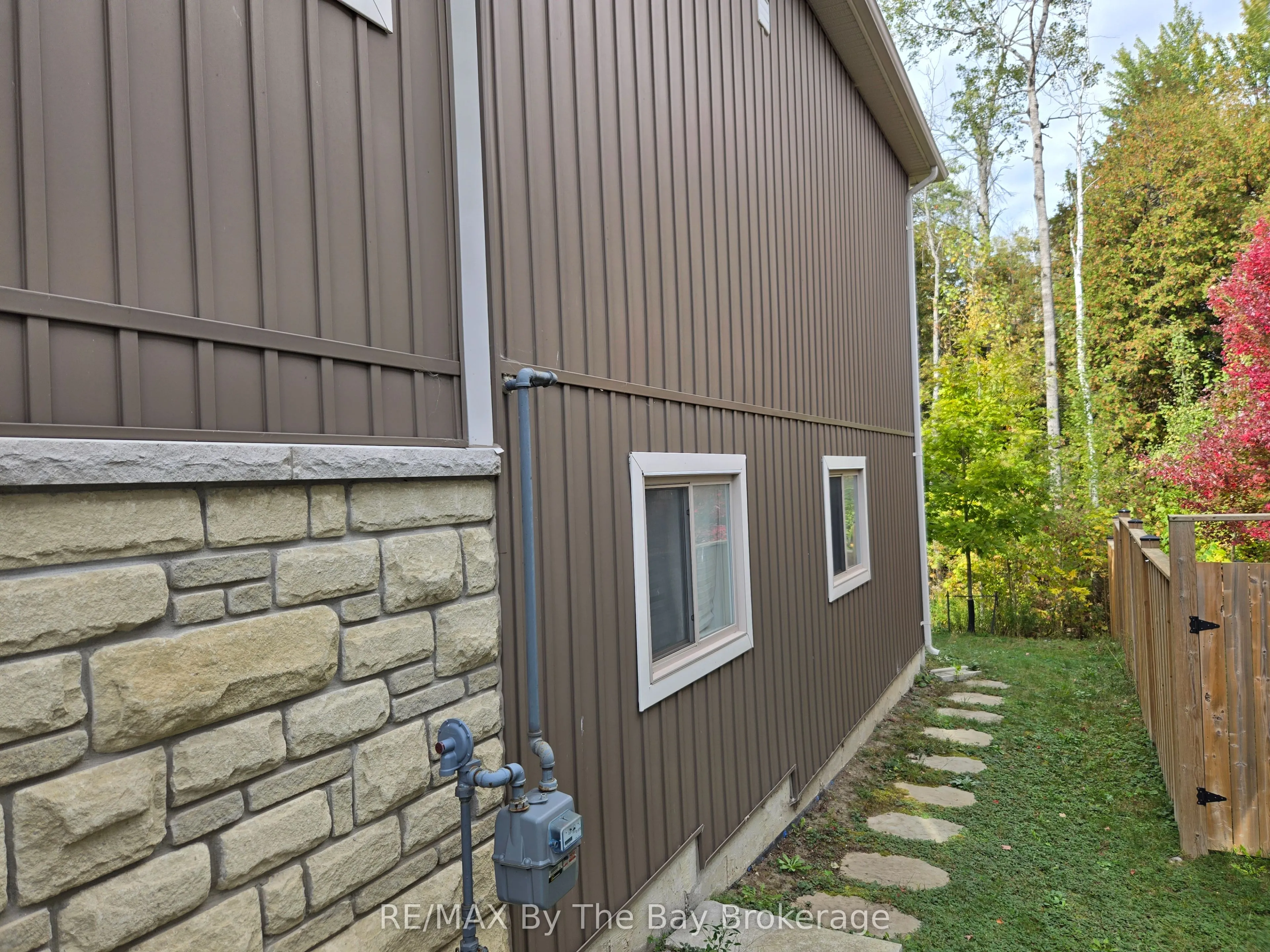93 Allegra Drive, #Upper