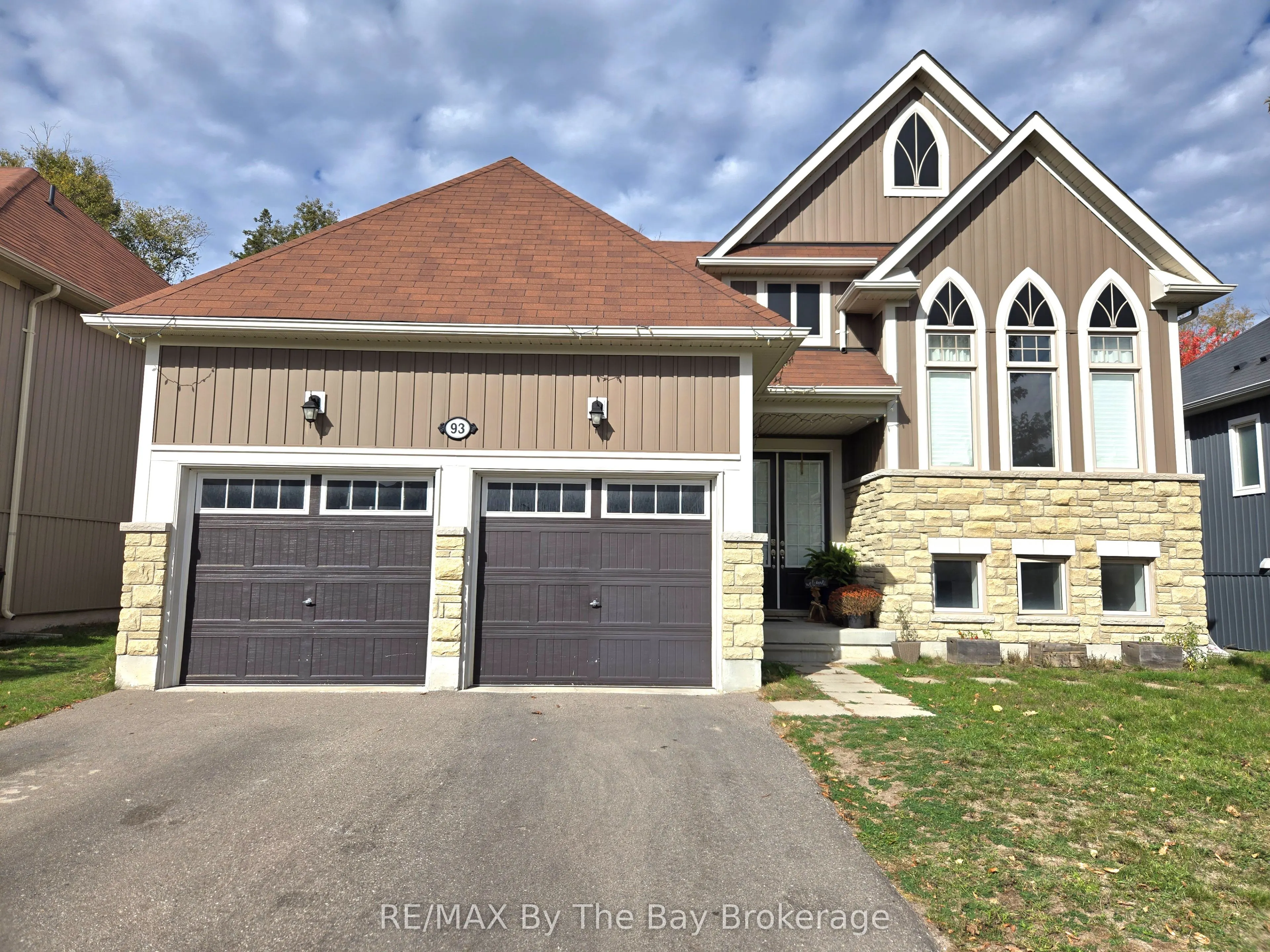 93 Allegra Drive, #Upper